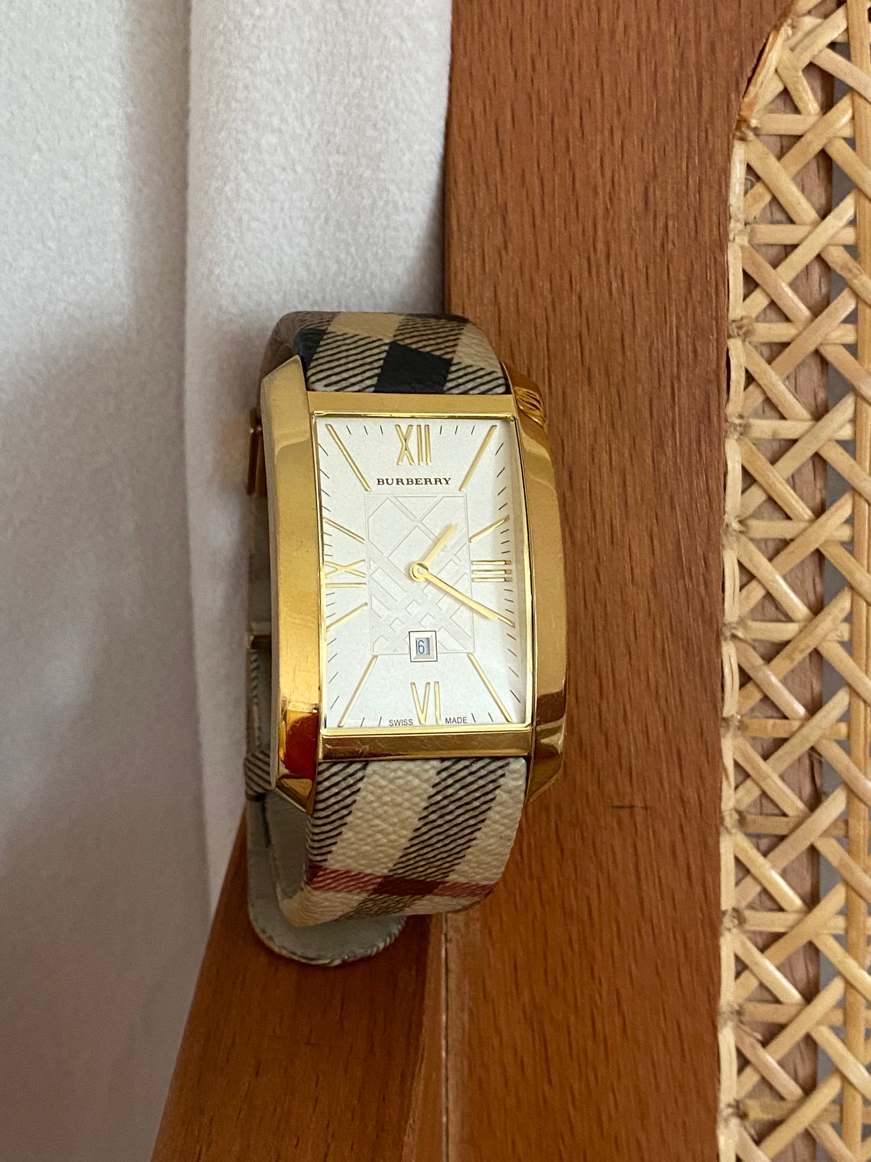 Burberry Gold House Check Watch-Watch-Burberry-The Closet Egypt