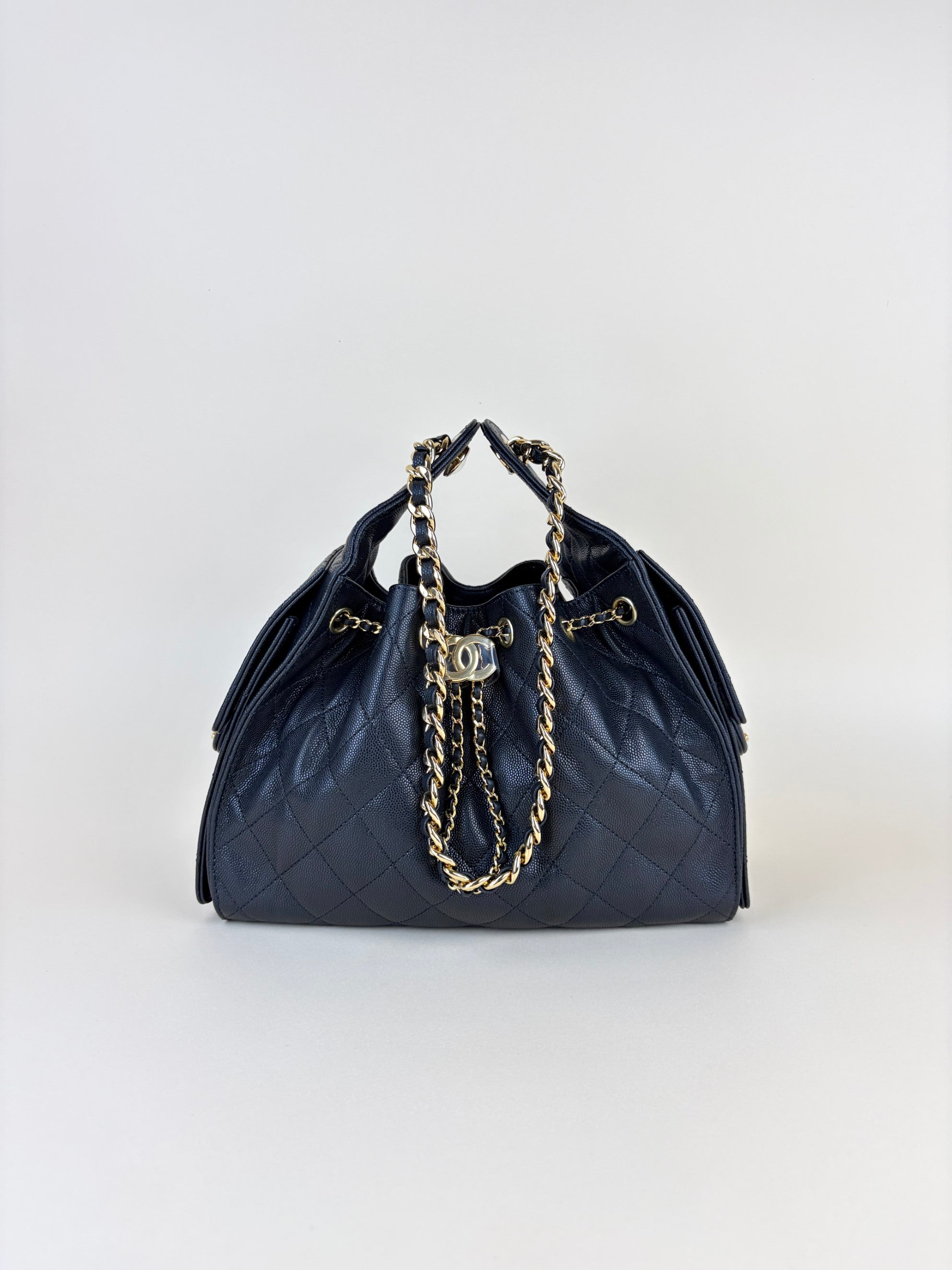 Chanel black caviar leather Chanel 25 small Handbag