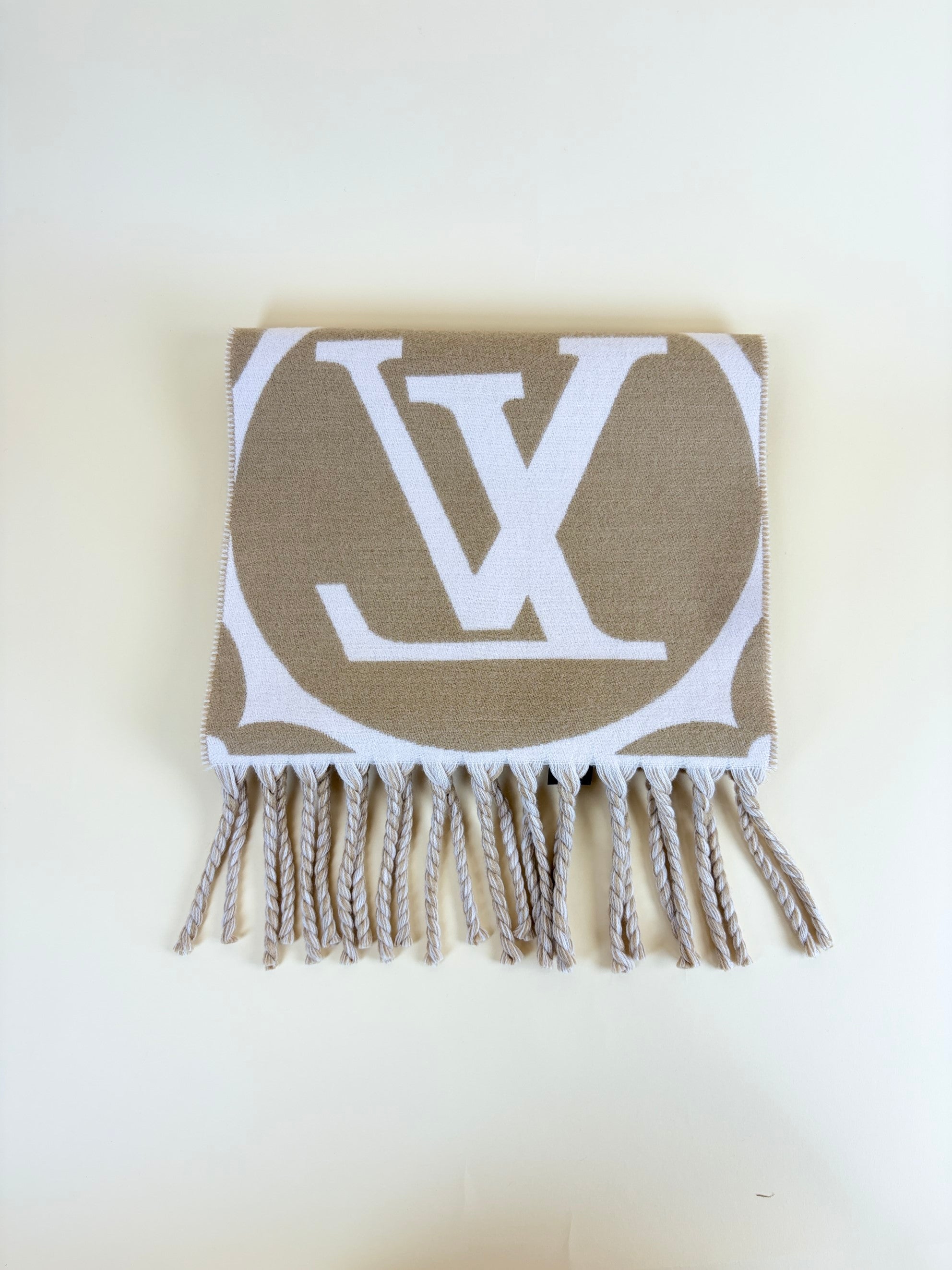 Louis Vuitton Rose Beige LV Medallion Wool Scarf