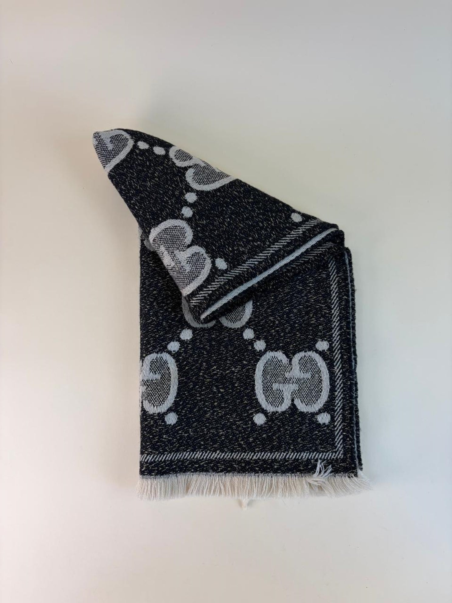 GUCCI gg jacquard wool scarf black& beige