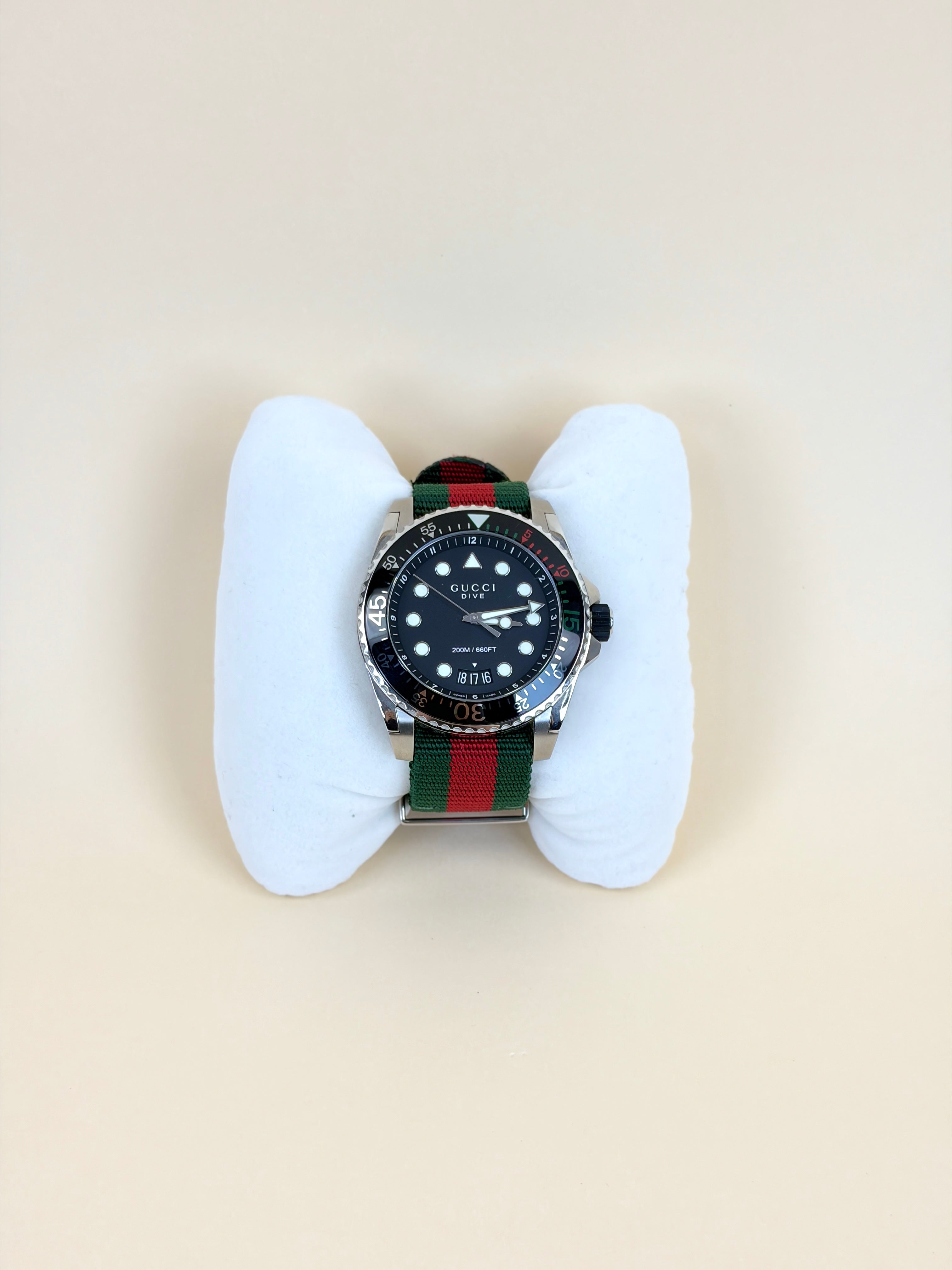 gucci stainless steel nylon web strap 45mm dive quartz watch
