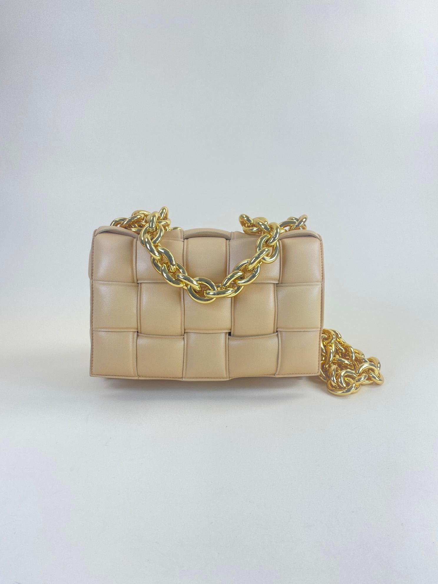 Bottega Veneta maxi intrico padded chain cassette beige