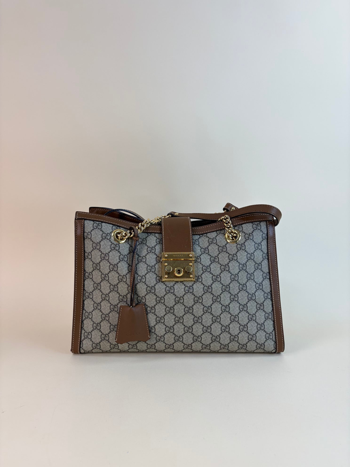 Gucci Bicolor GG Supreme medium padlock tote bag