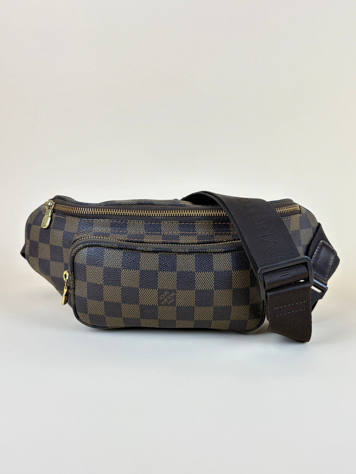 Louis Vuitton Damier Ebene Melville bum bag