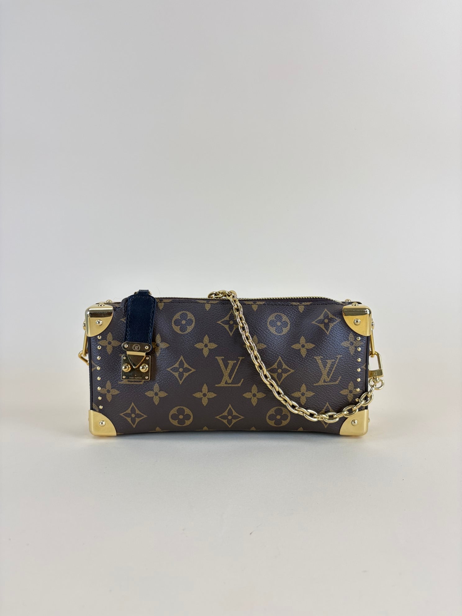 LOUIS VUITTON slim trunk reverie monogram with s lock and studs' chain handbag
