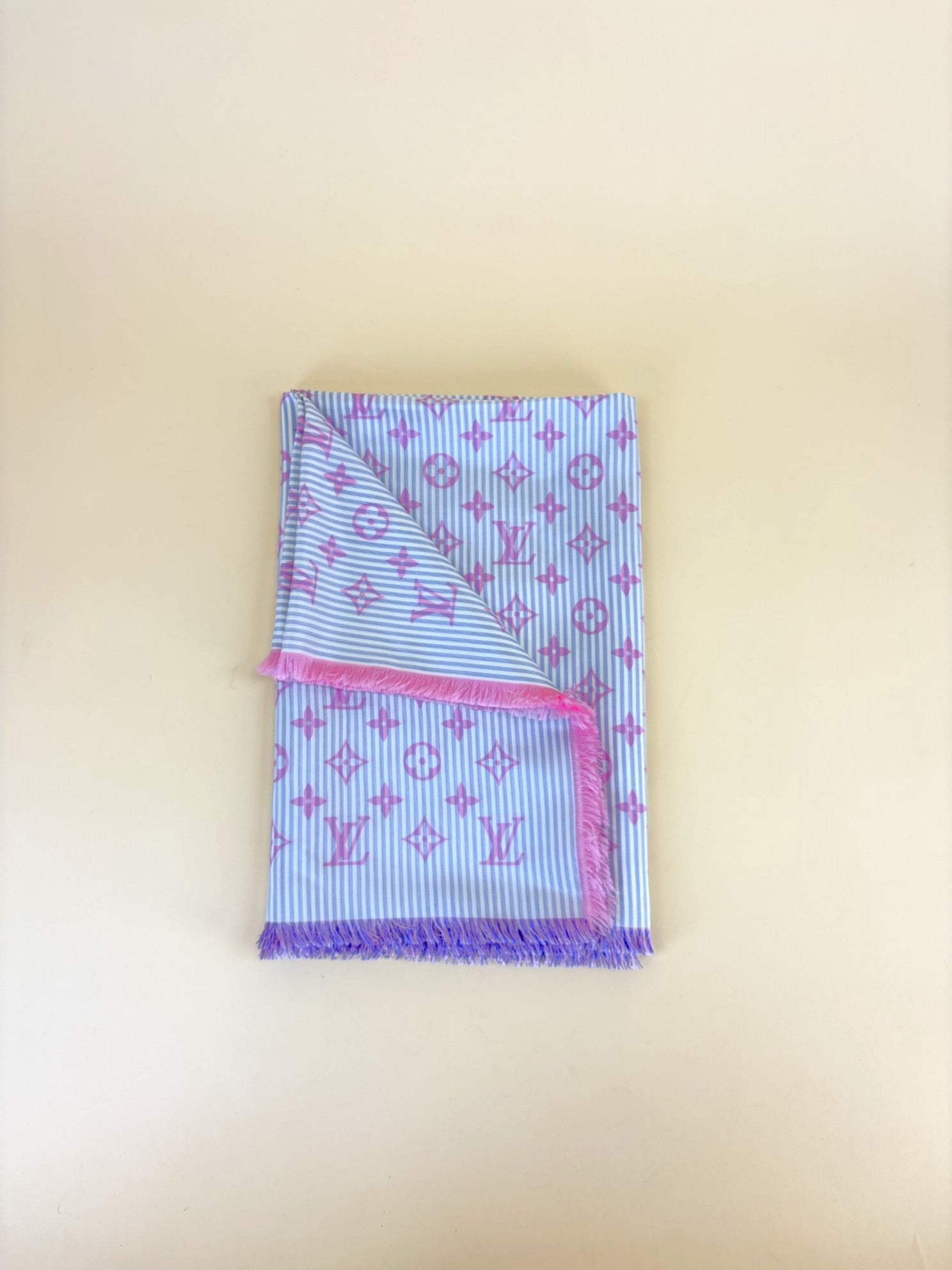 Louis Vuitton Bicolor Sur Mesure Square Monogram Silk Scarf