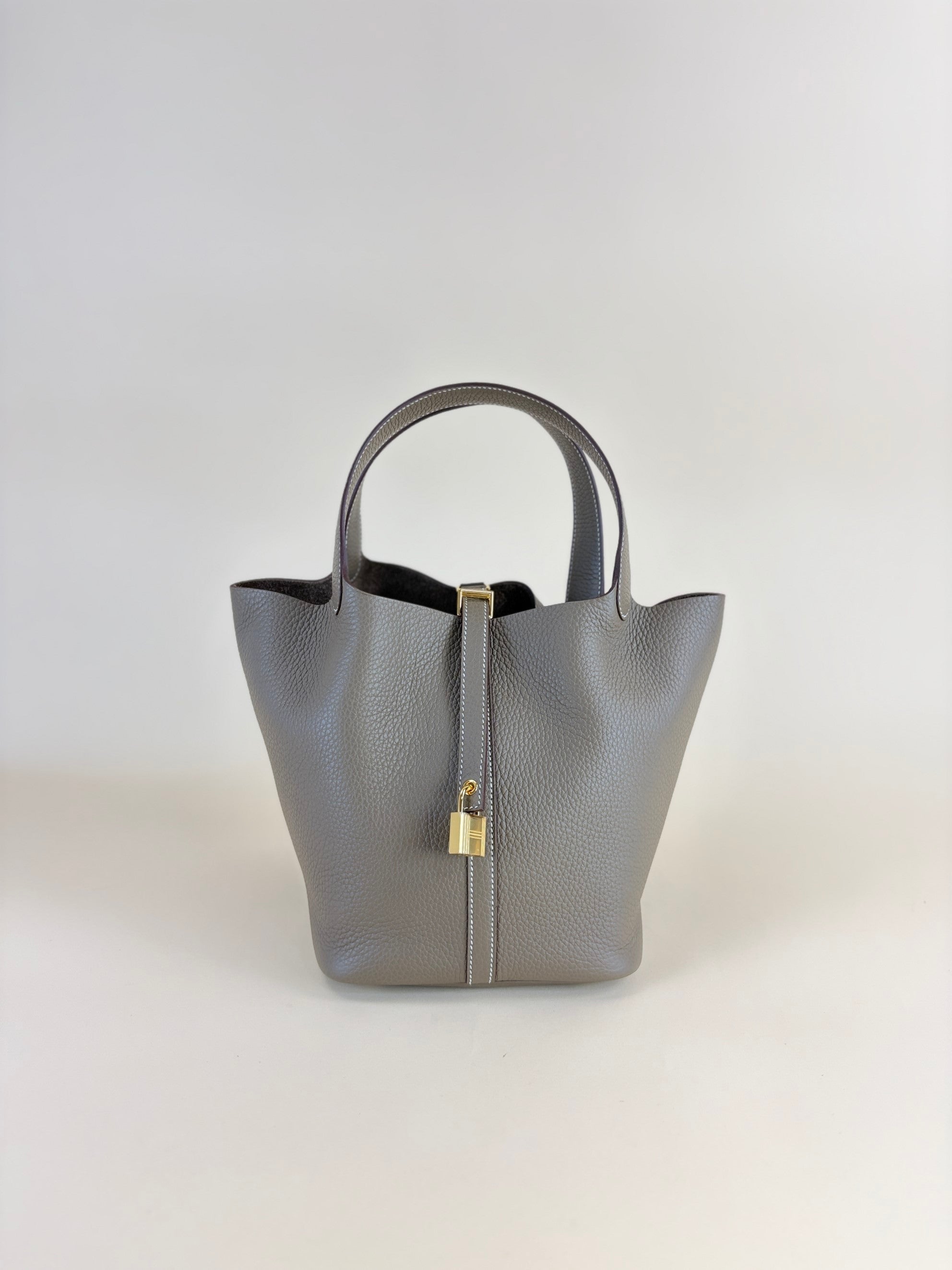 Hermes etoupe taunillon Clemence Picot in Lock 22 Bag