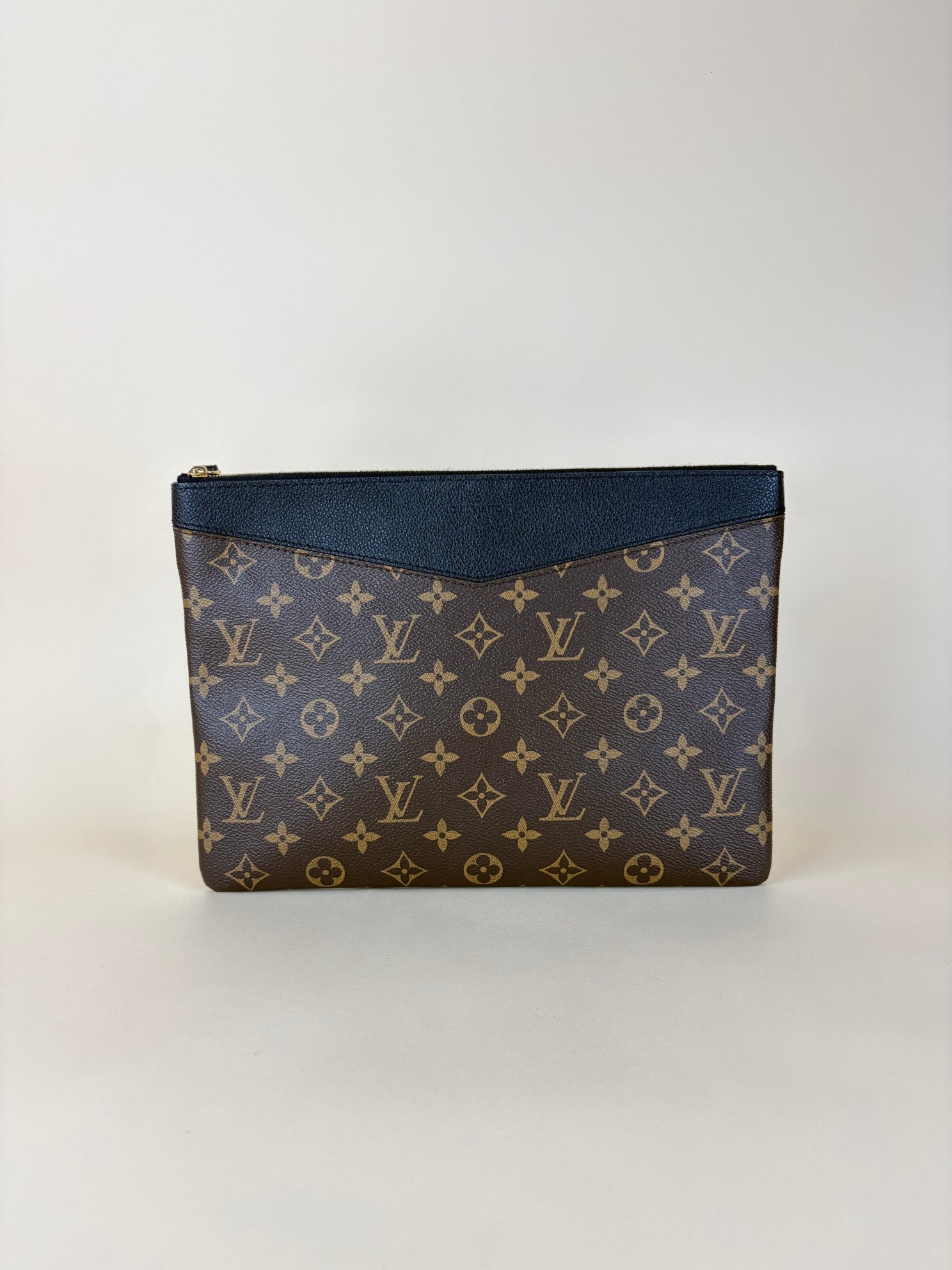 Louis Vuitton Monogram Daily Pouch