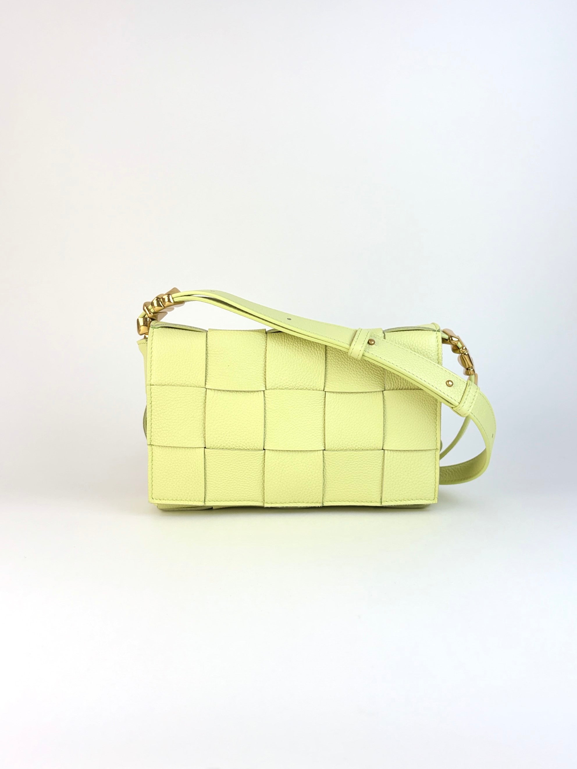 Bottega lemon washed grained calfskin maxi intreccato Veneta Beige Cassette Bag