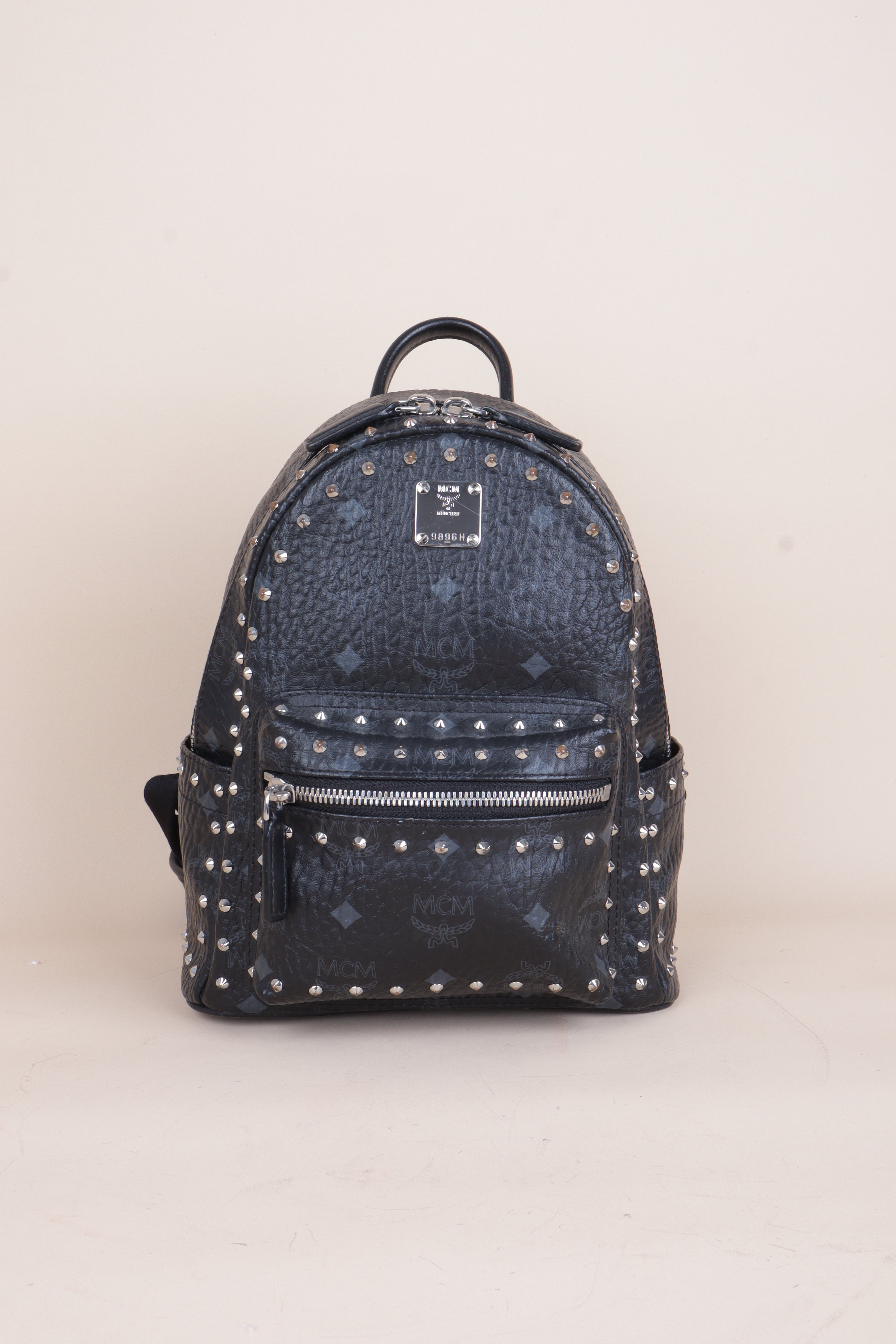 MCM mini vies to stark black