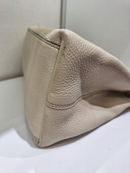 Gucci White Soho Chain Shoulder Bag-handbag-Gucci-The Closet Egypt