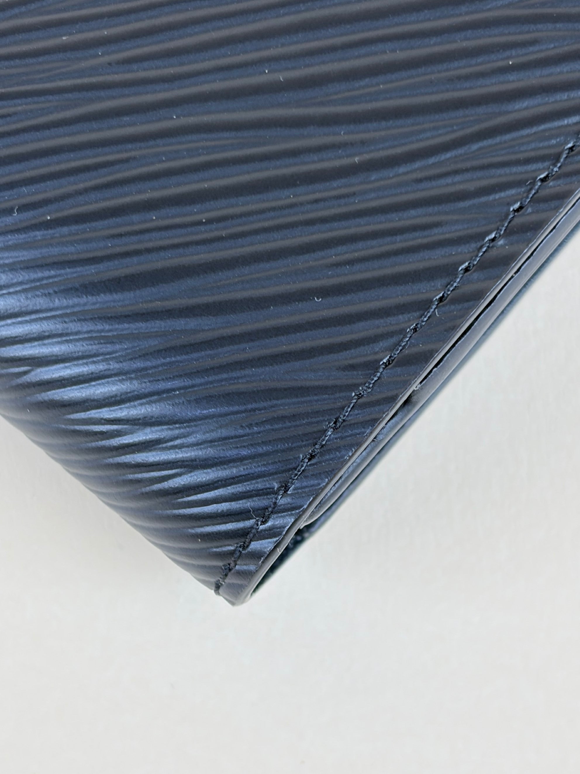 Louis Vuitton Noir Twist Multicartes Small Wallet