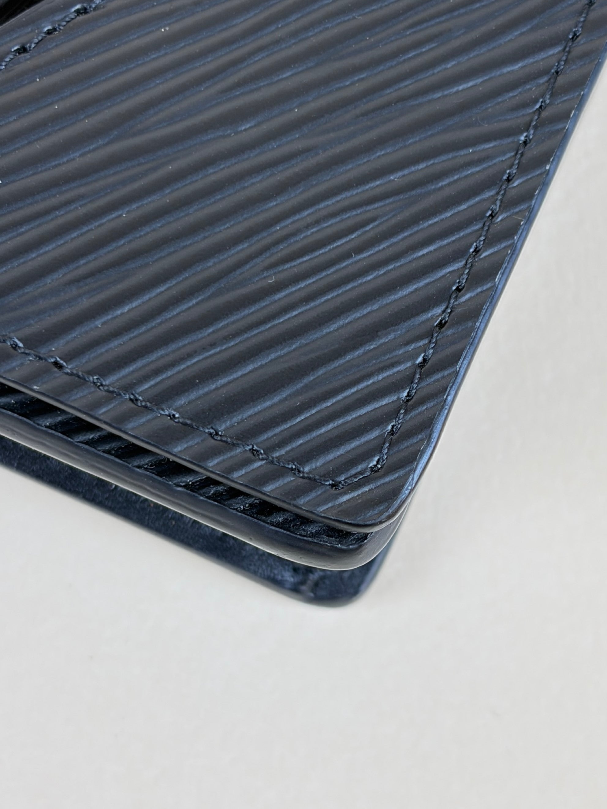 Louis Vuitton Noir Twist Multicartes Small Wallet