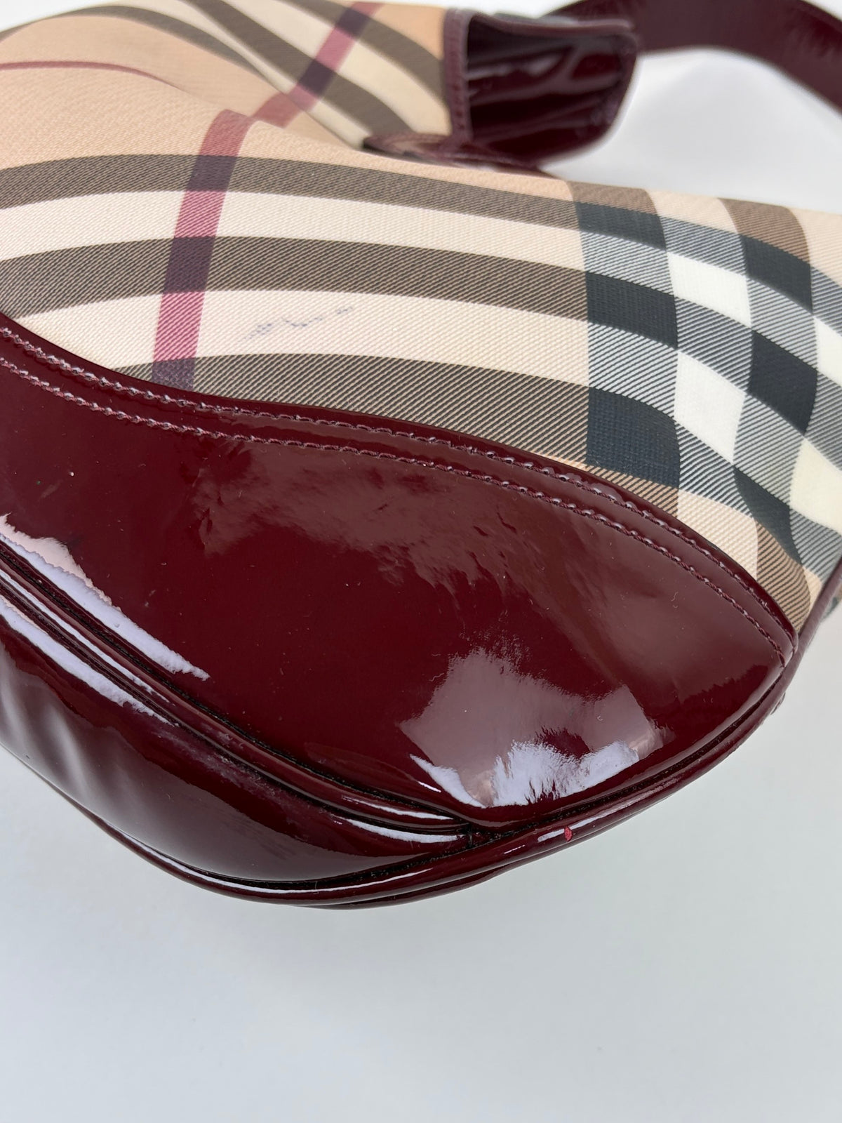 Burberry red patent leather and Nova Check coated canvas brook hobo bag