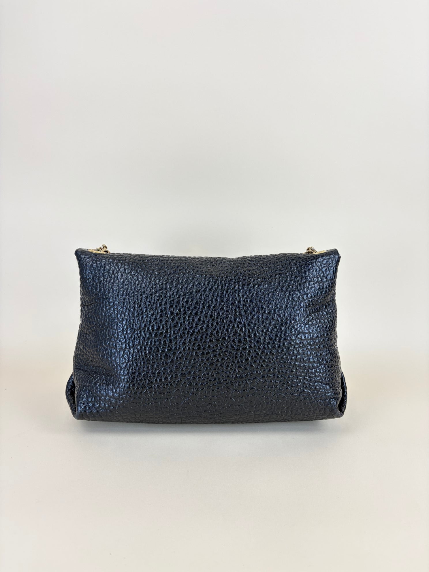 Burberry Black signature grain leather large Mildenhall shoulder bag