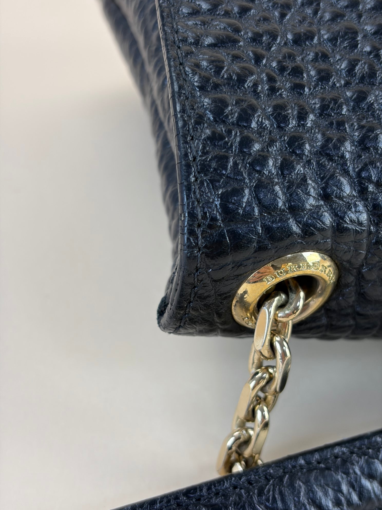 Burberry Black signature grain leather large Mildenhall shoulder bag