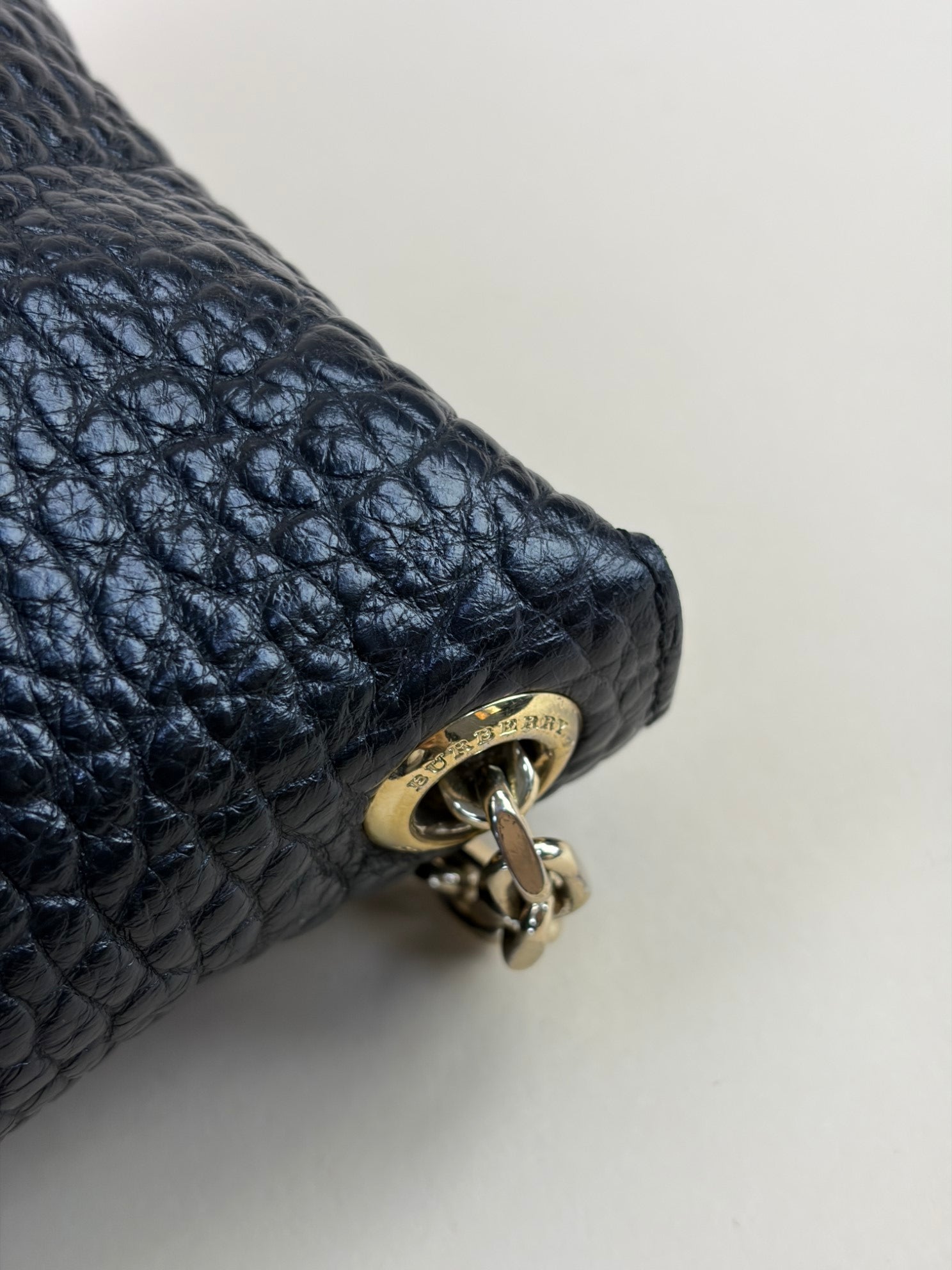 Burberry Black signature grain leather large Mildenhall shoulder bag