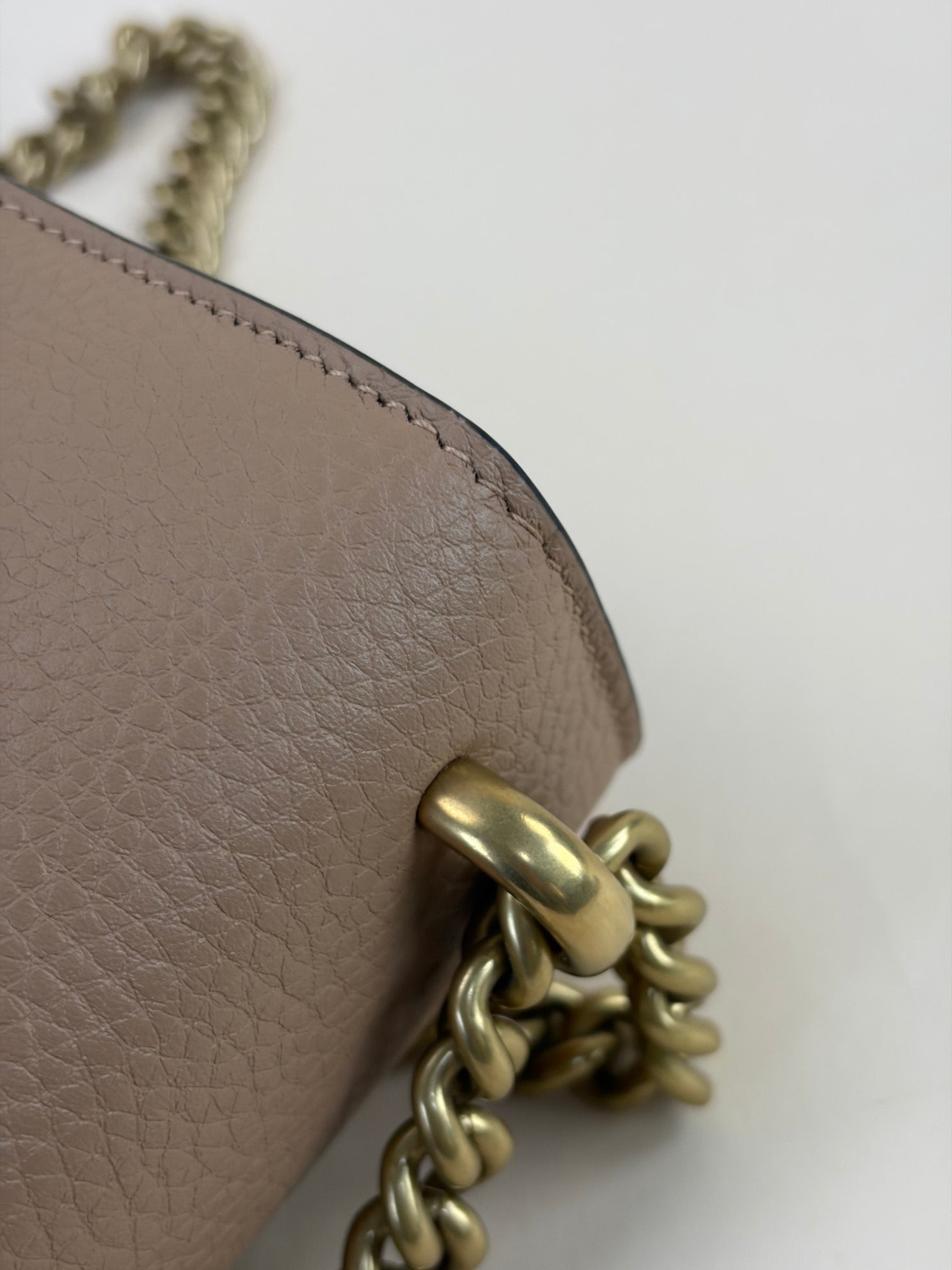 Gucci beige calfskin gg Marmont small chain handle bag