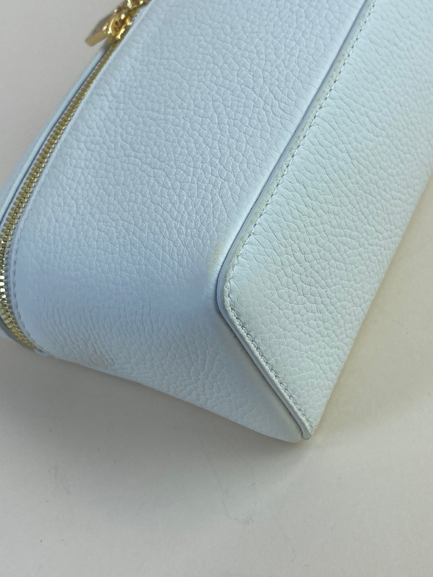 Loro Piana l19 extra pocket off-white grained calfskin