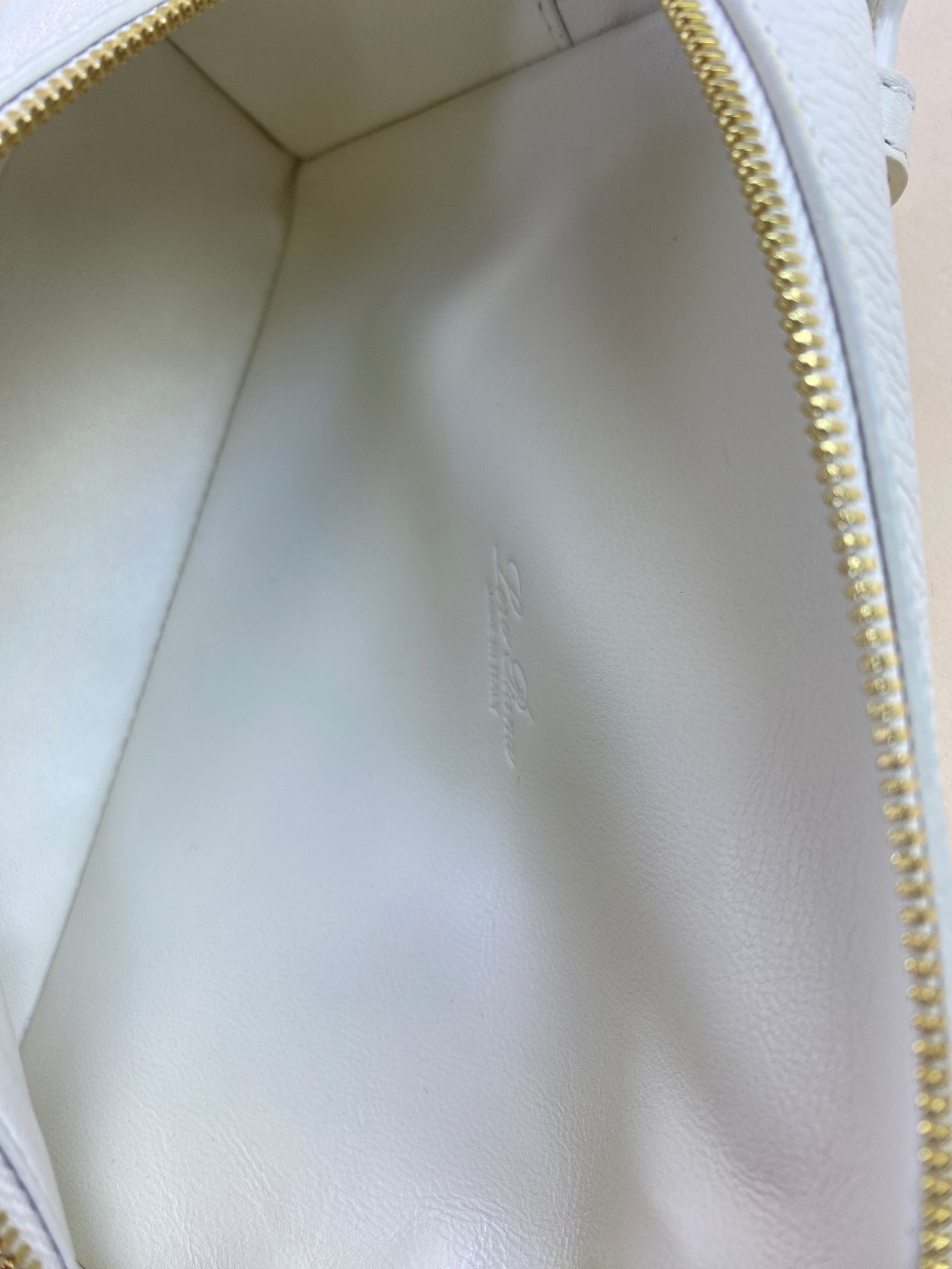 Loro Piana l19 extra pocket off-white grained calfskin