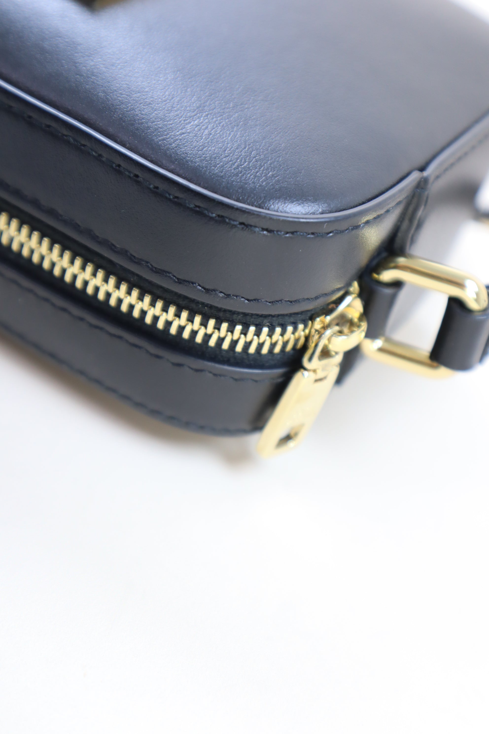 Dolce & Gabbana Black 3.5 Camera D&G Crossbody Bag