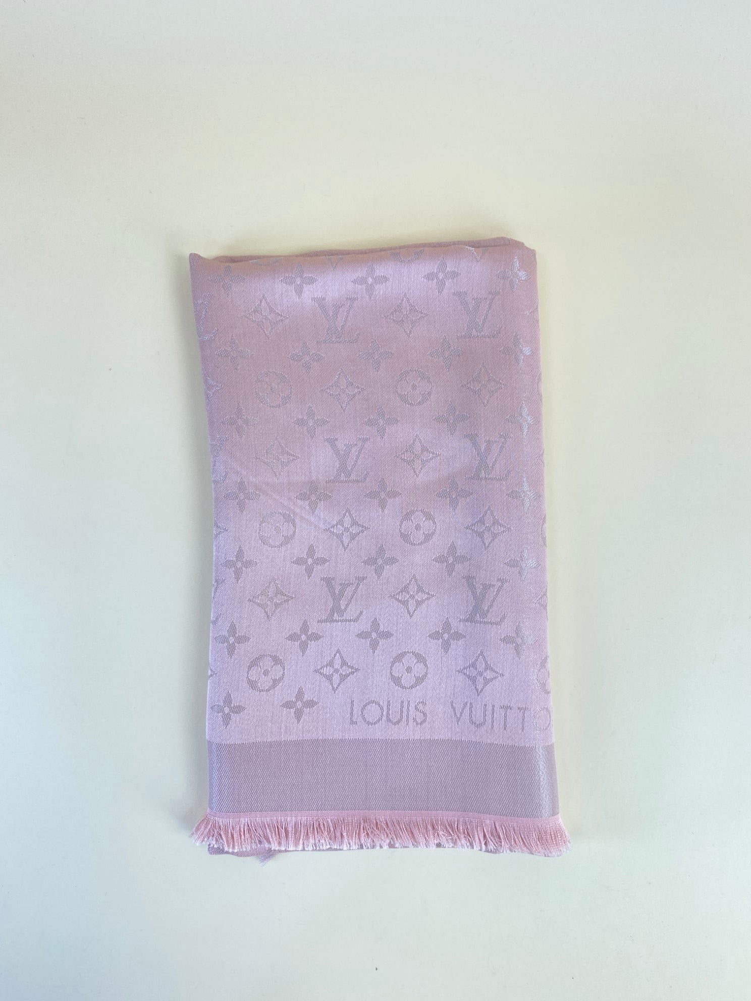 Louis Vuitton so chine Pink x silver Monogram Scarf