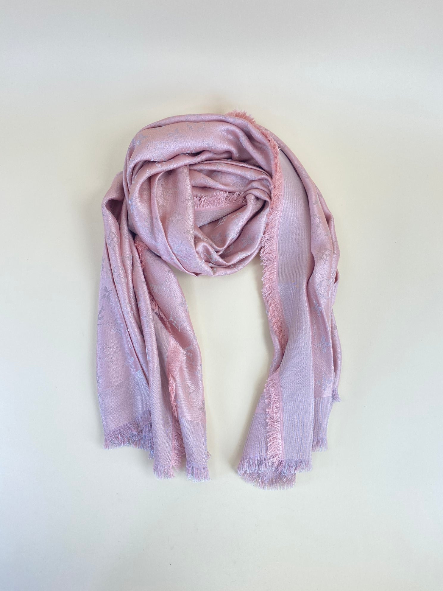 Louis Vuitton so chine Pink x silver Monogram Scarf