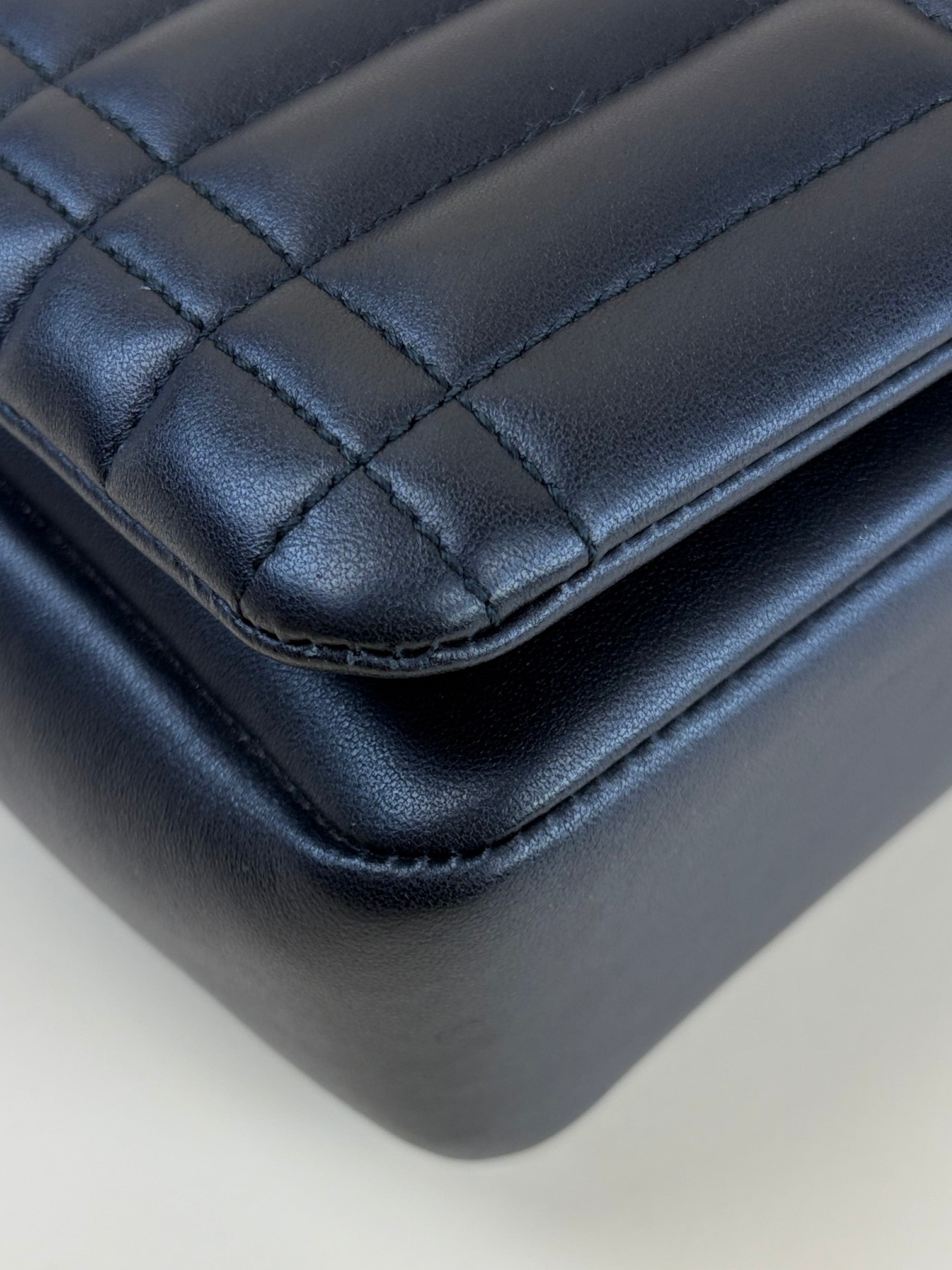 Burberry Black Lola Quilted le medium shoulder bag