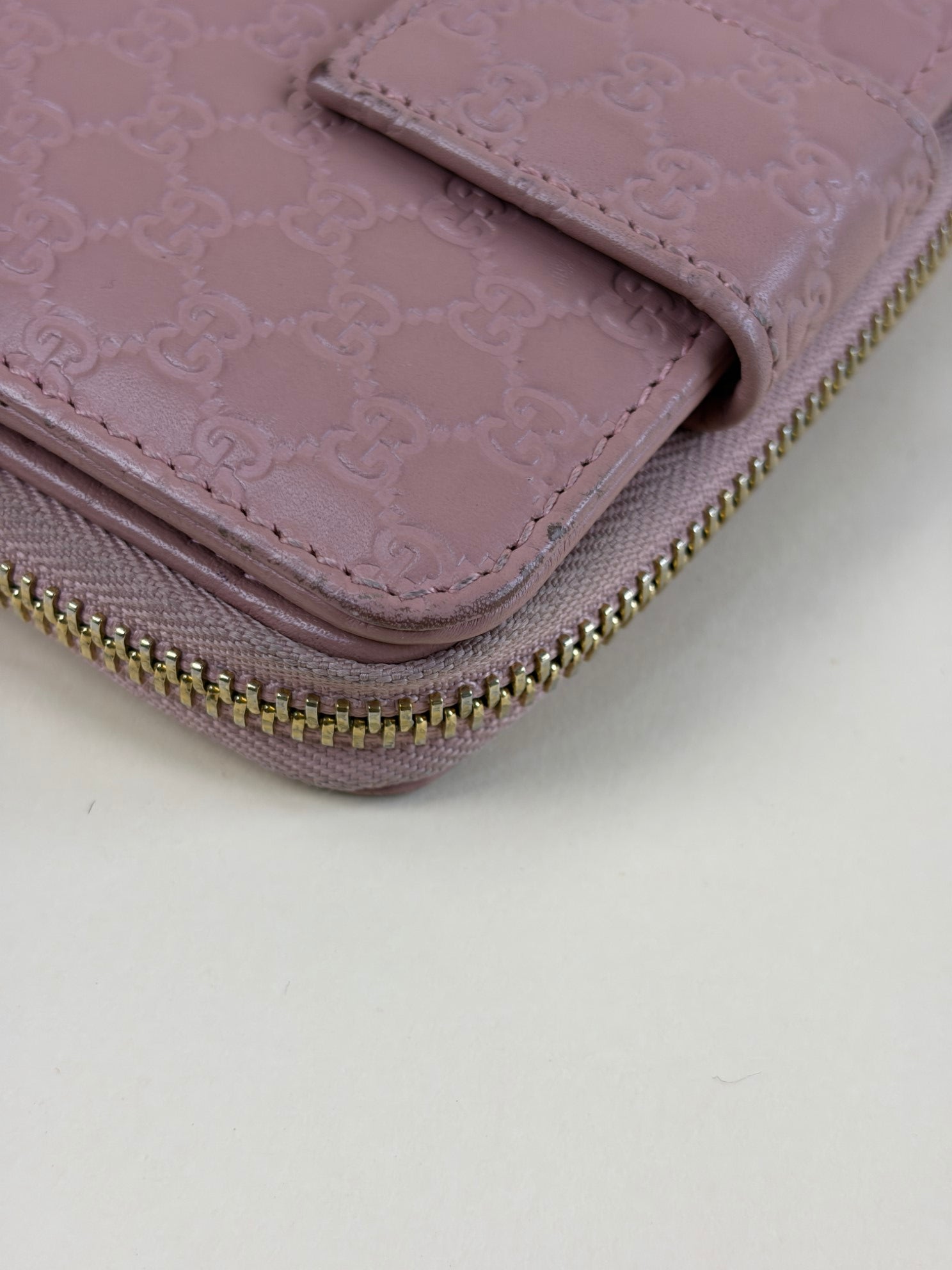 Gucci compact microgussicma pink small wallet