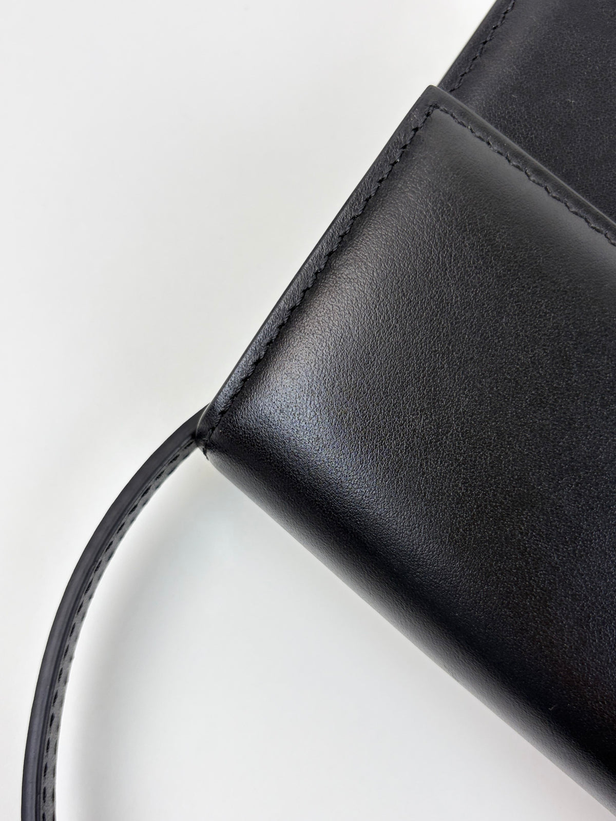 JACQUEMUS black the long bambino flap shoulder bag