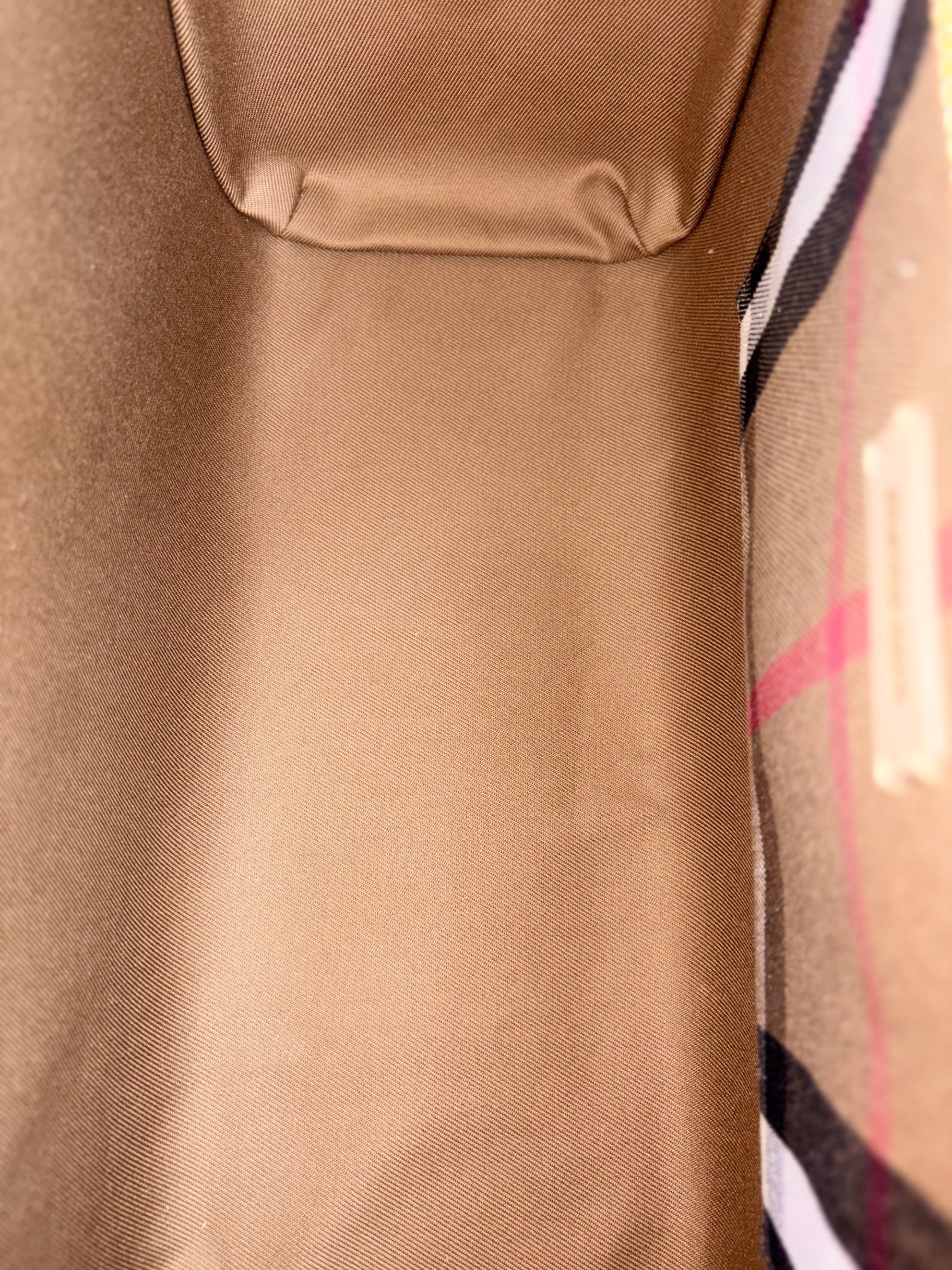 Burberry Banwell medium calfskin mega check house beige tote bag