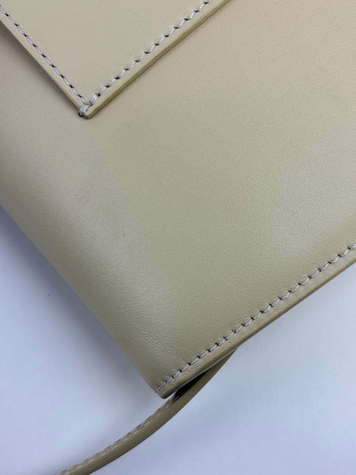 JACQUEMUS ivory the long bambino flap shoulder bag