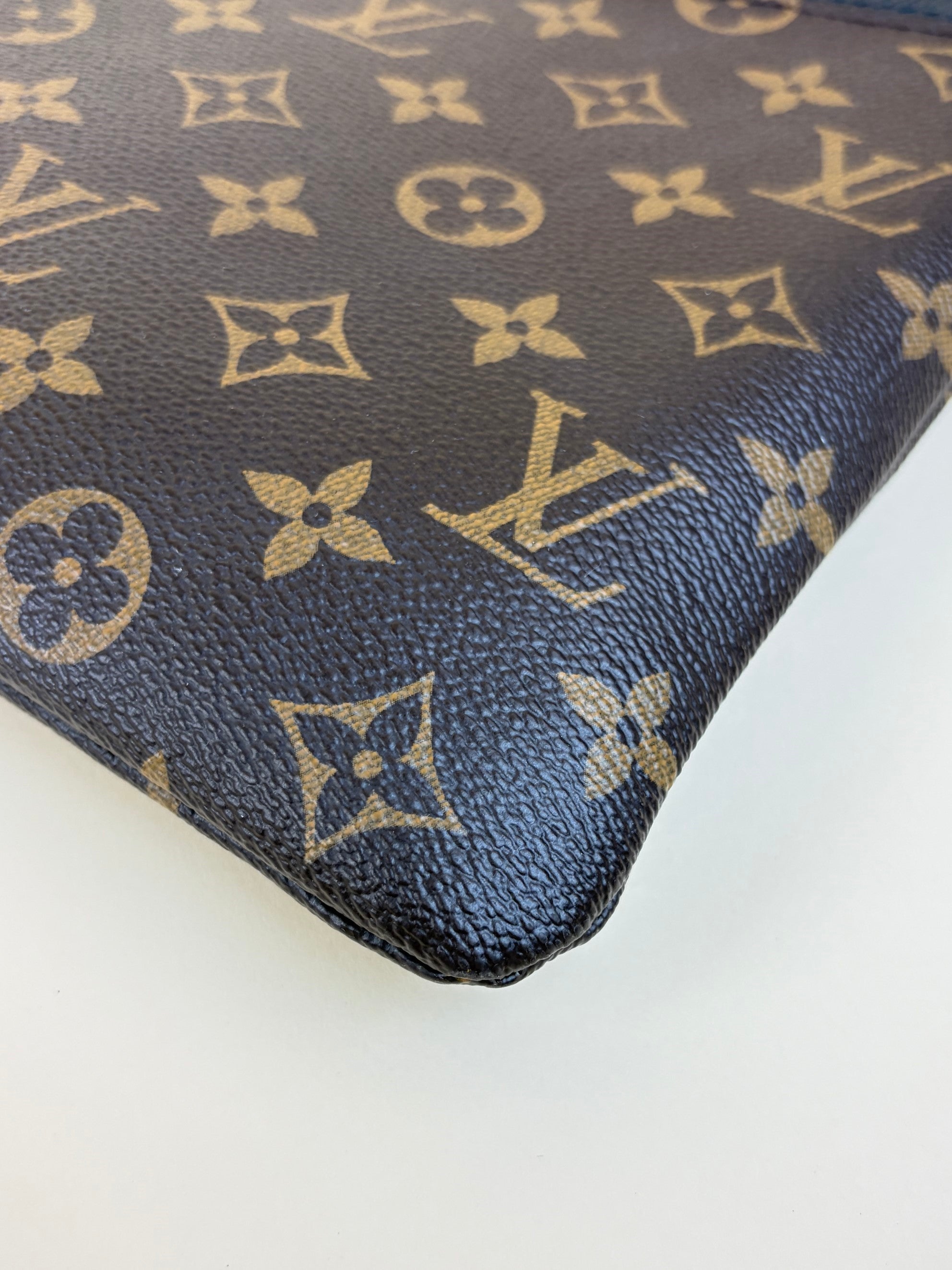 louis Vuitton black calfskin and monogram canvas daily pouch