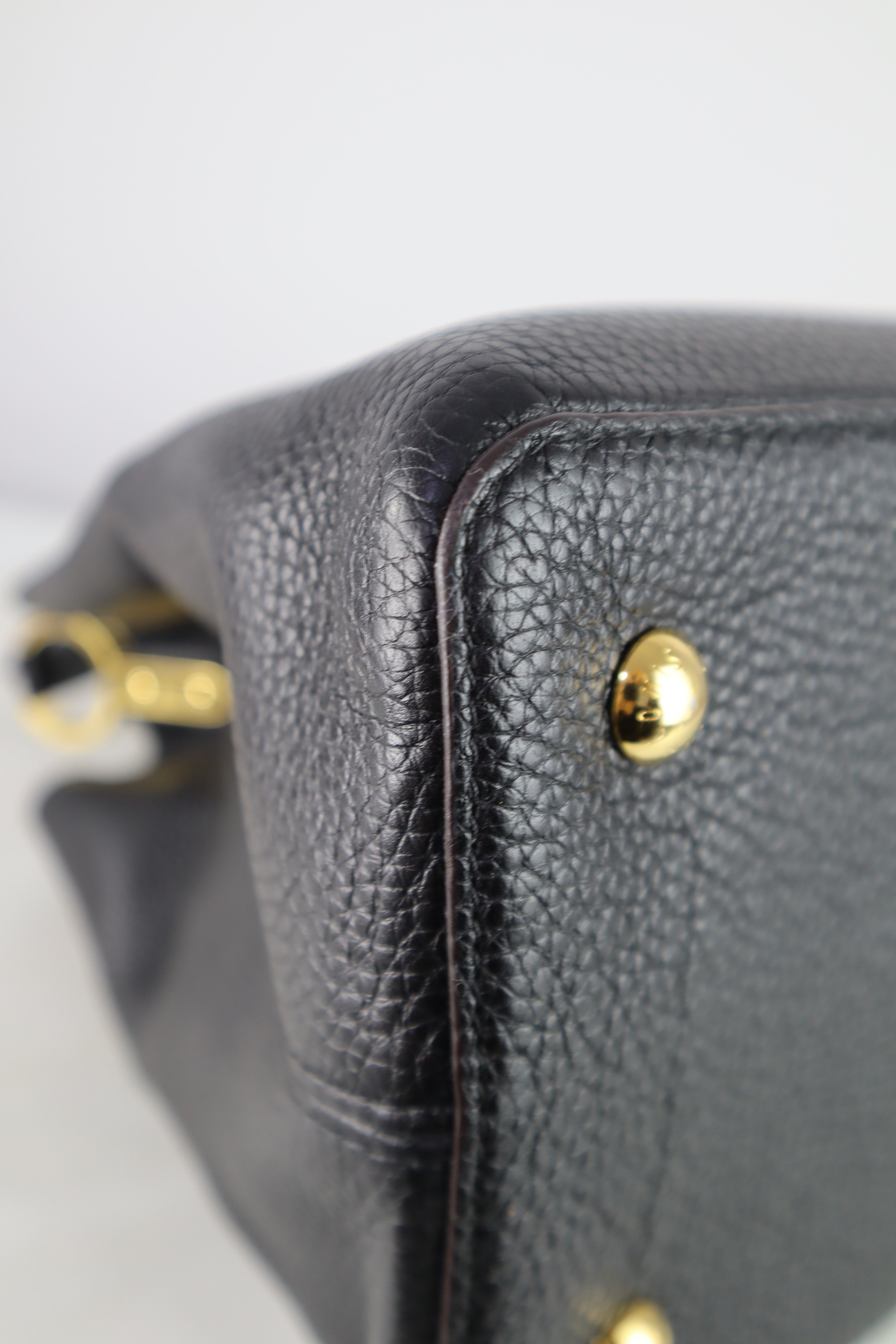 Louis Vuitton Black Capucines GM Tote Bag