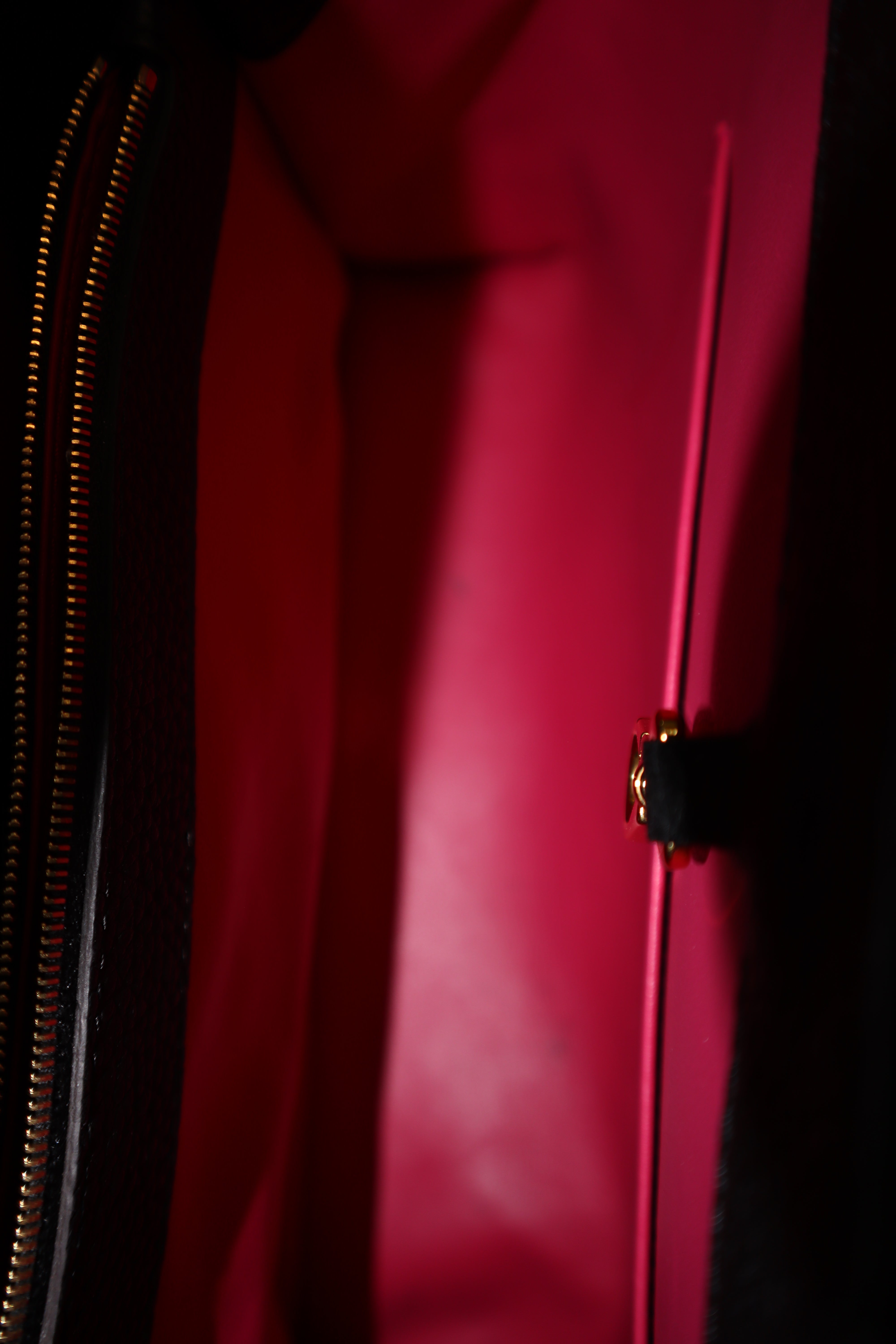 Louis Vuitton Black Capucines GM Tote Bag