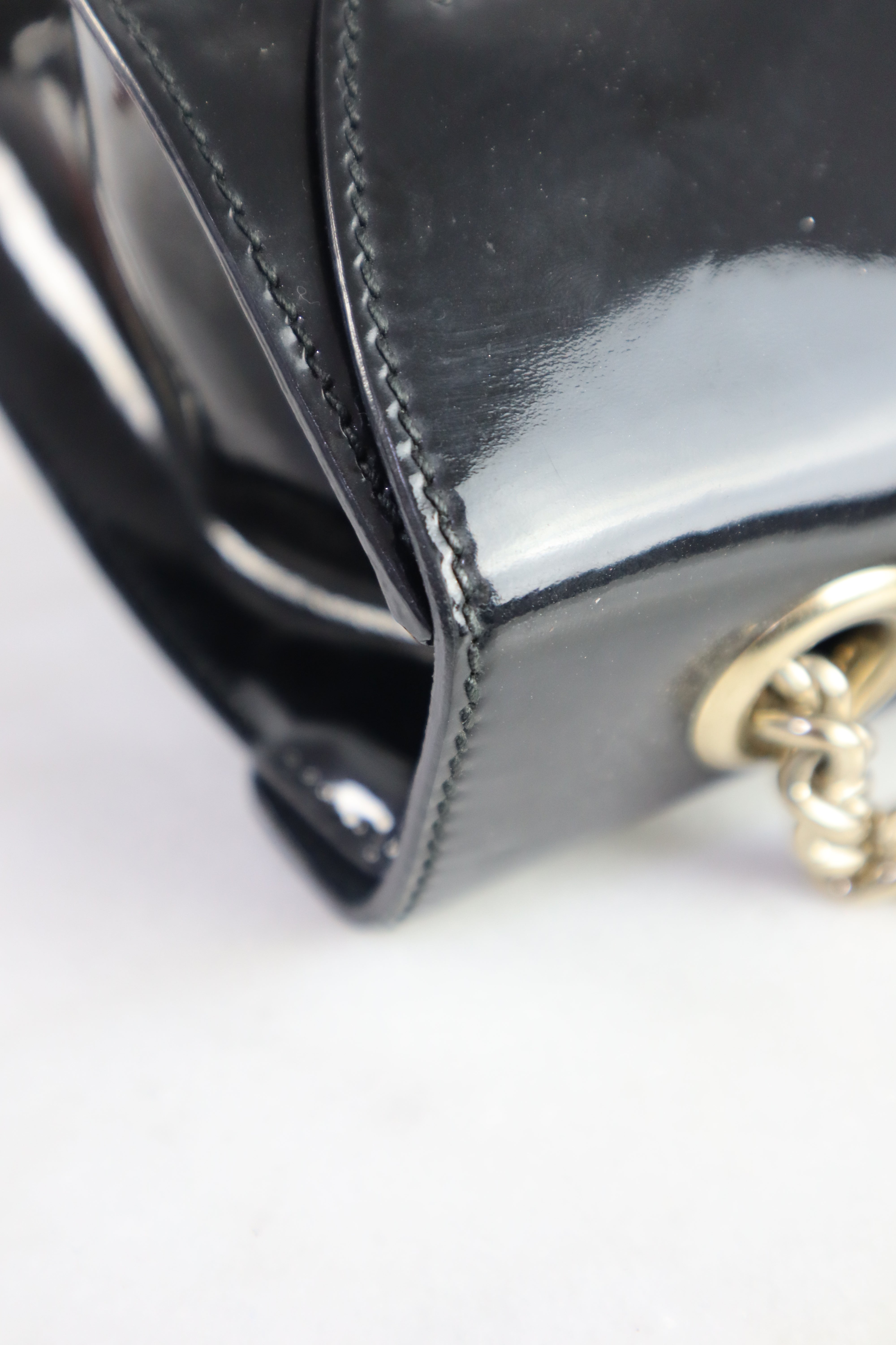Gucci Black Emily Chain Medium Shoulder Bag