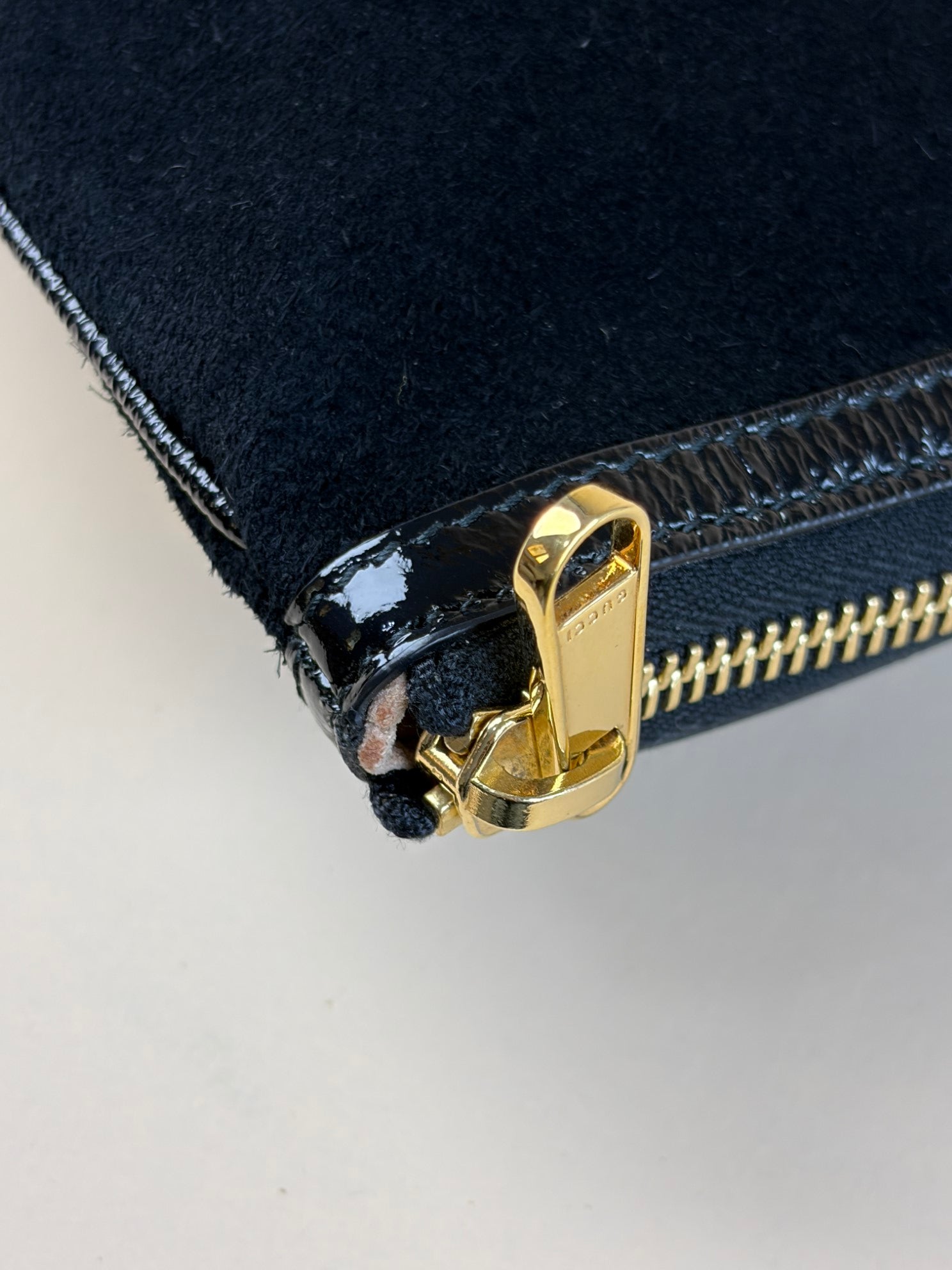 Gucci Black Suede GG Ophidia Vintage Zip Clutch