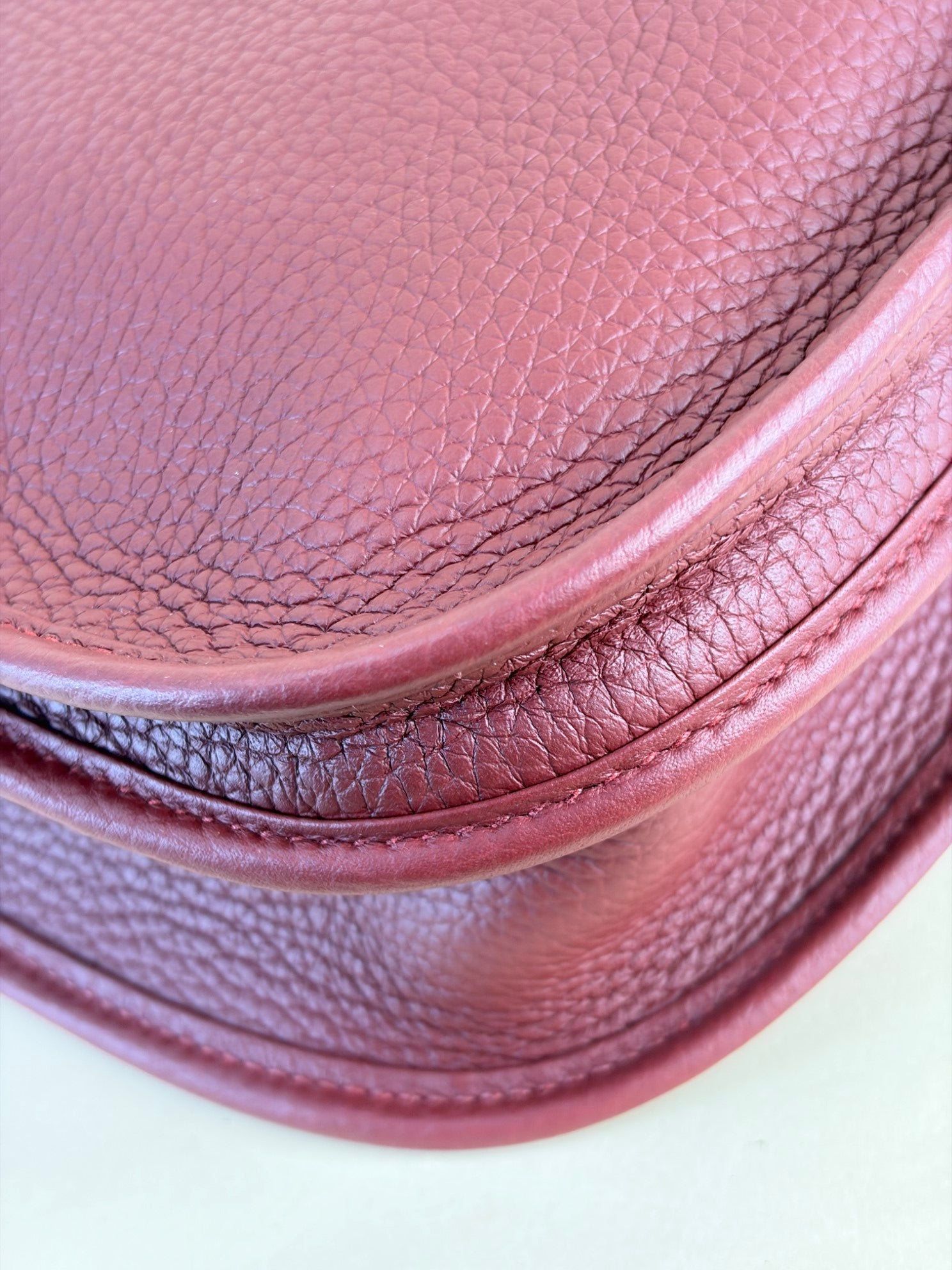 Hermes rouge h tourbillon Clemence evelyne 29