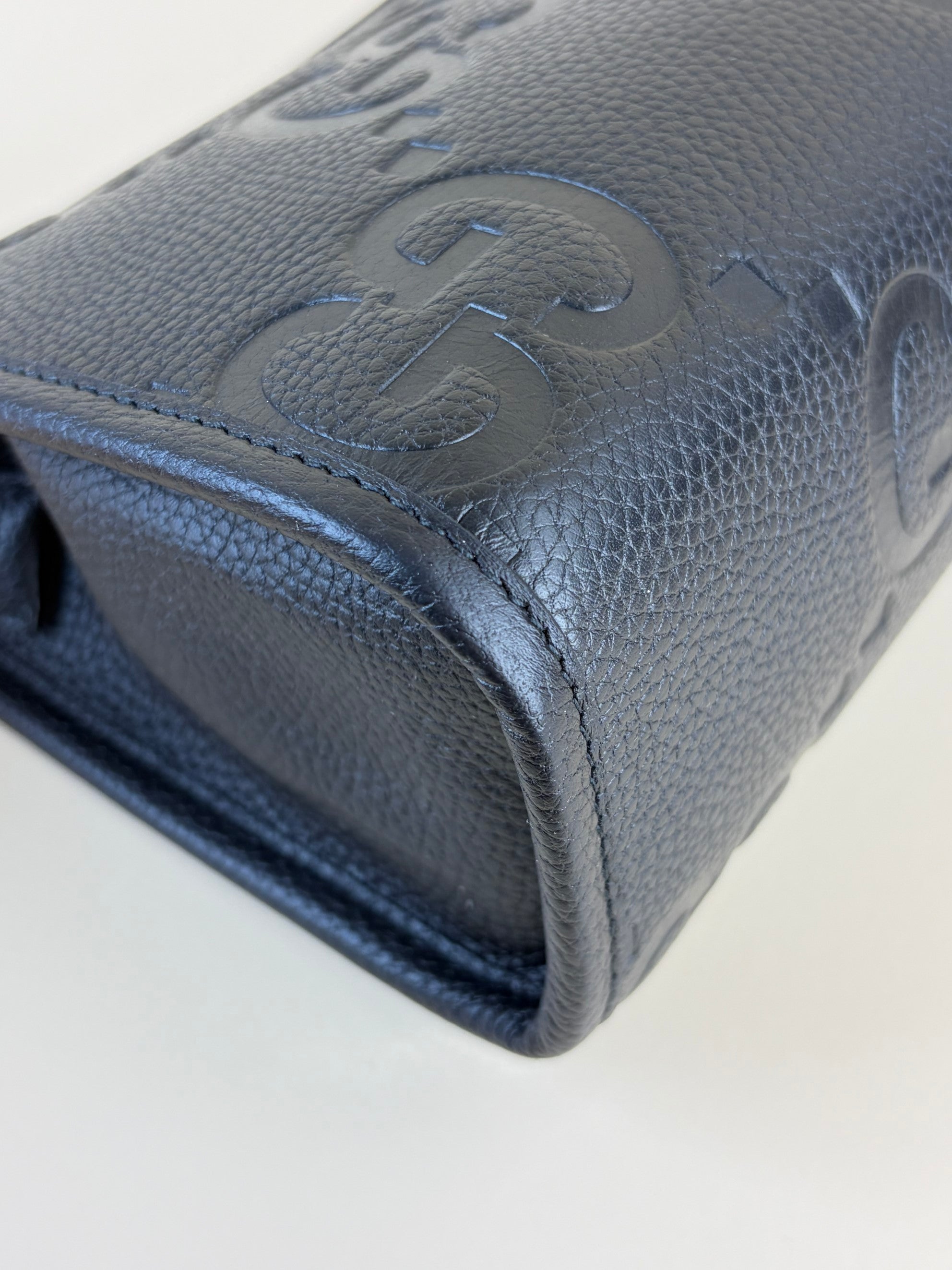 Gucci black leather jumbo gg pouch