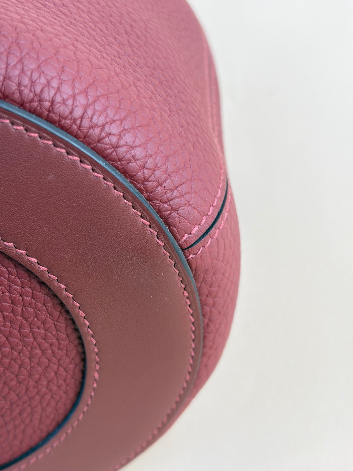 Hermes rouge h tourbillon Clemence swift in the loop 23