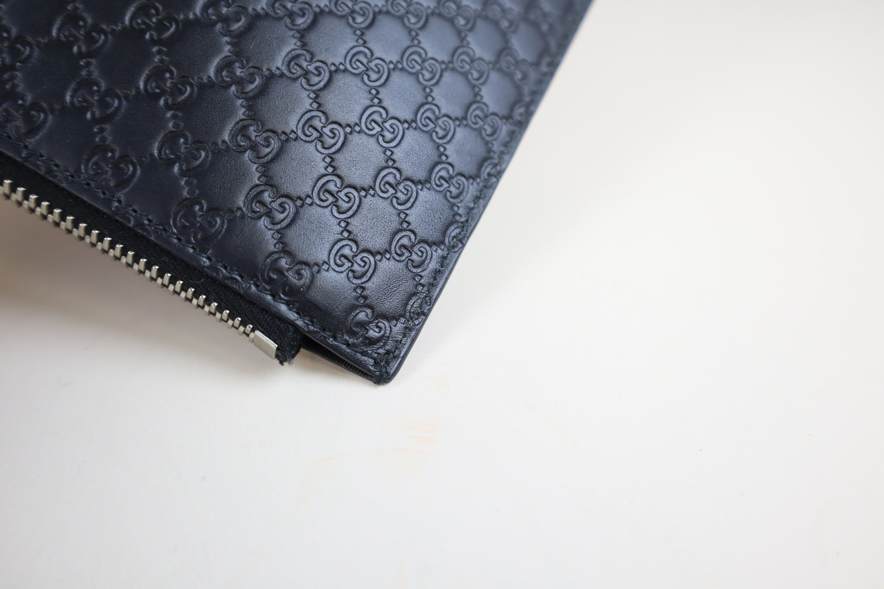 Gucci Black GG Micro Pouch (Unisex)