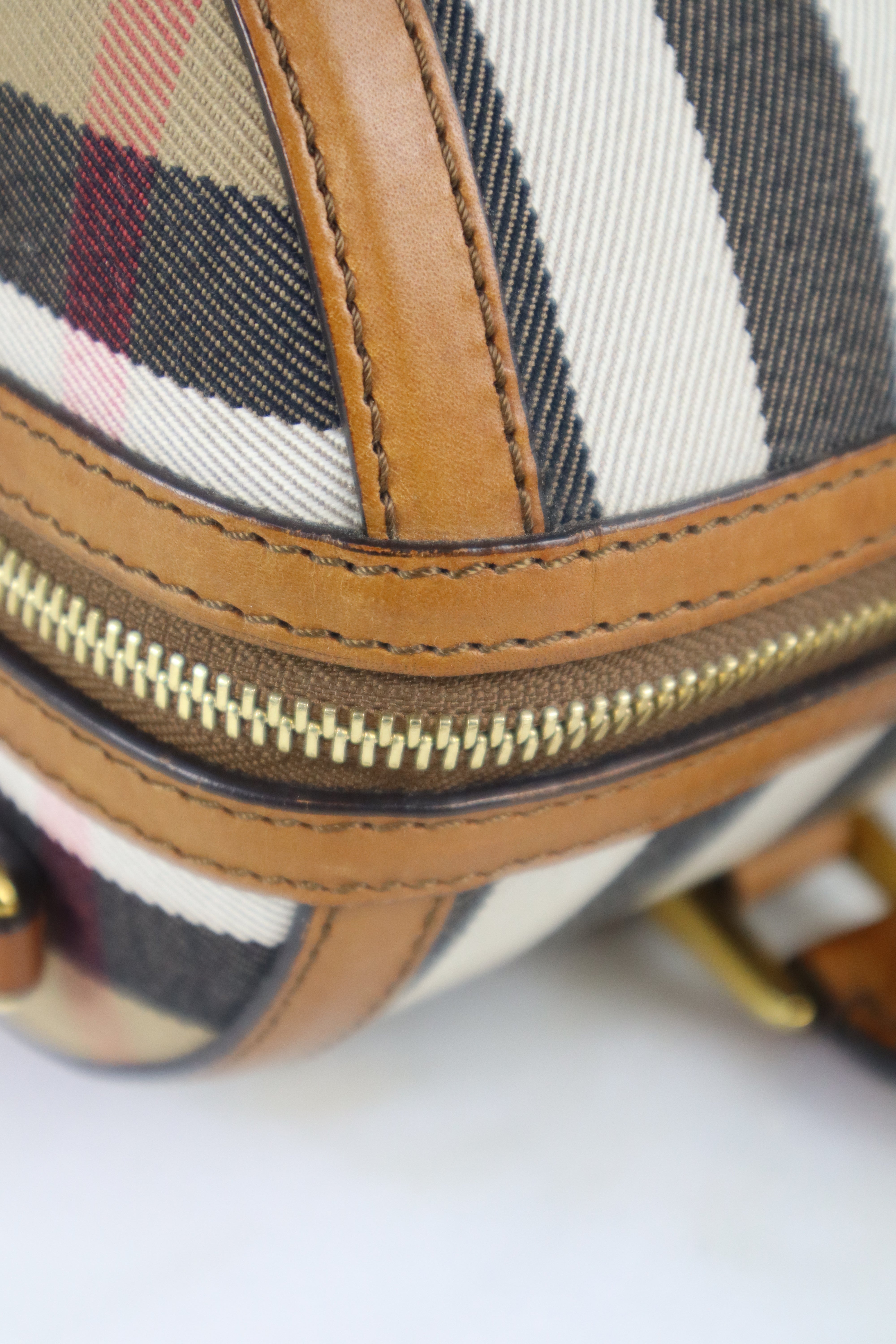 Burberry House Check Camel Derby Boston Alchester Bowling Medium Bag