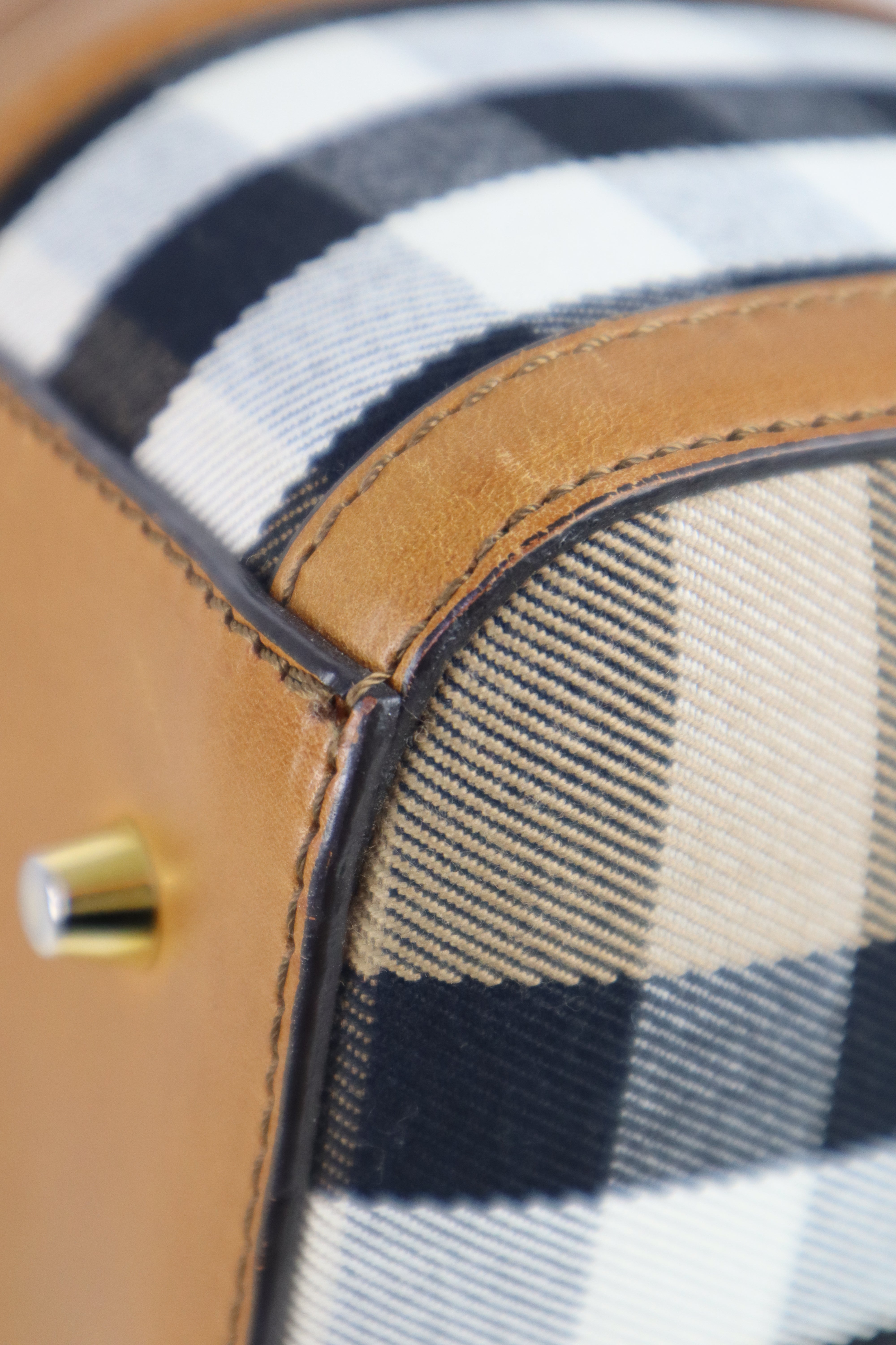 Burberry House Check Camel Derby Boston Alchester Bowling Medium Bag