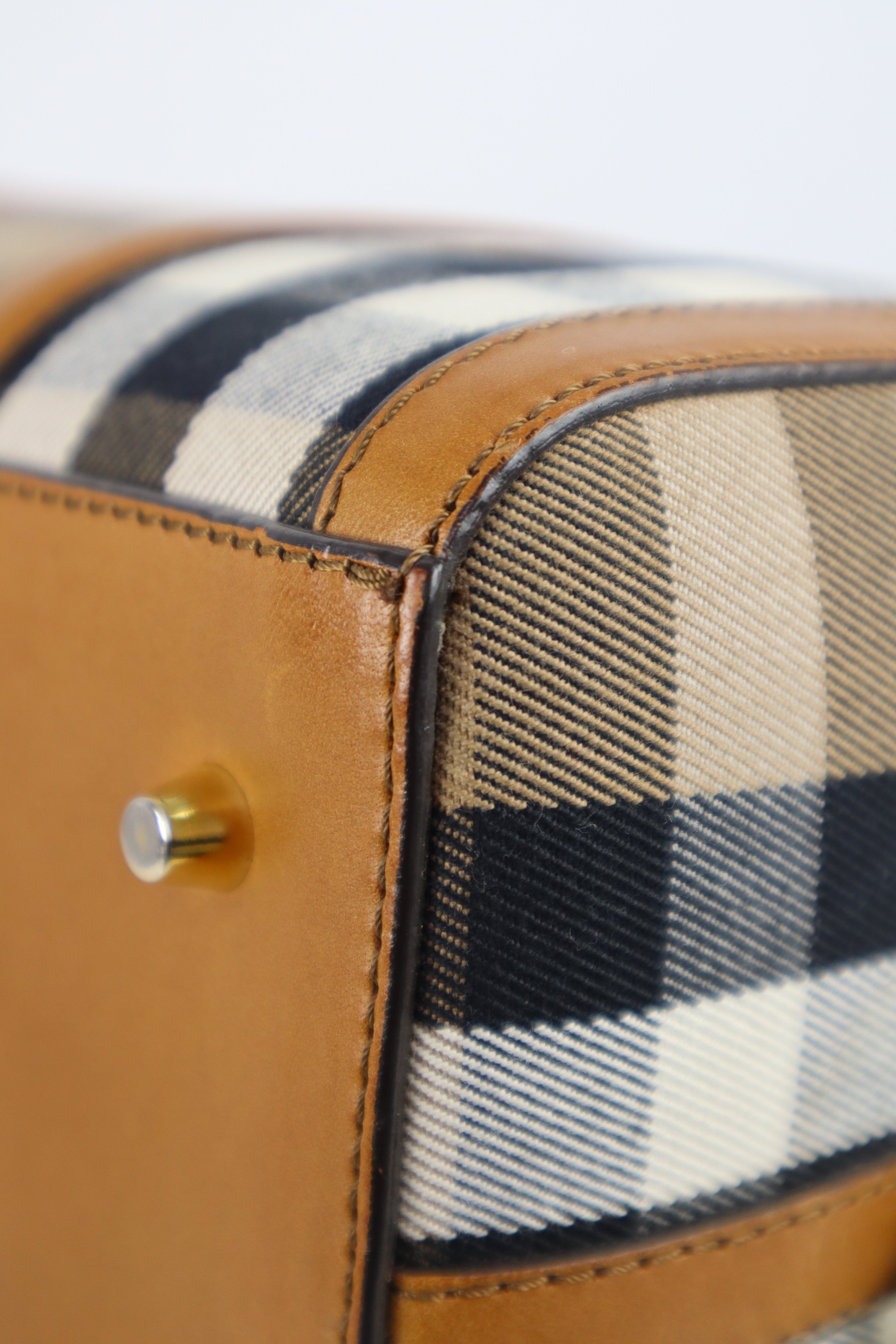 Burberry House Check Camel Derby Boston Alchester Bowling Medium Bag
