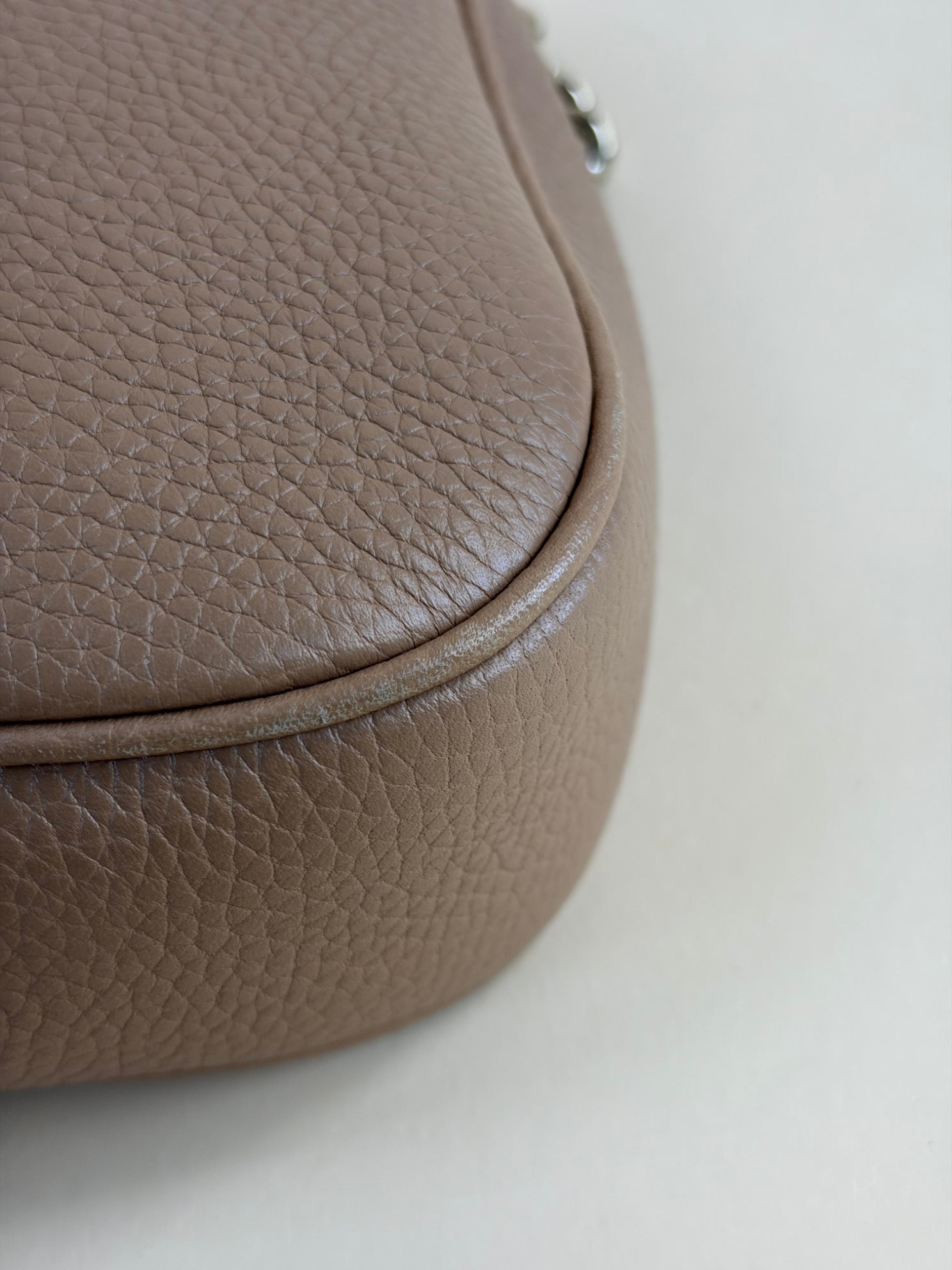 Gucci pebbled calfskin medium soho flap chain crossbody bag