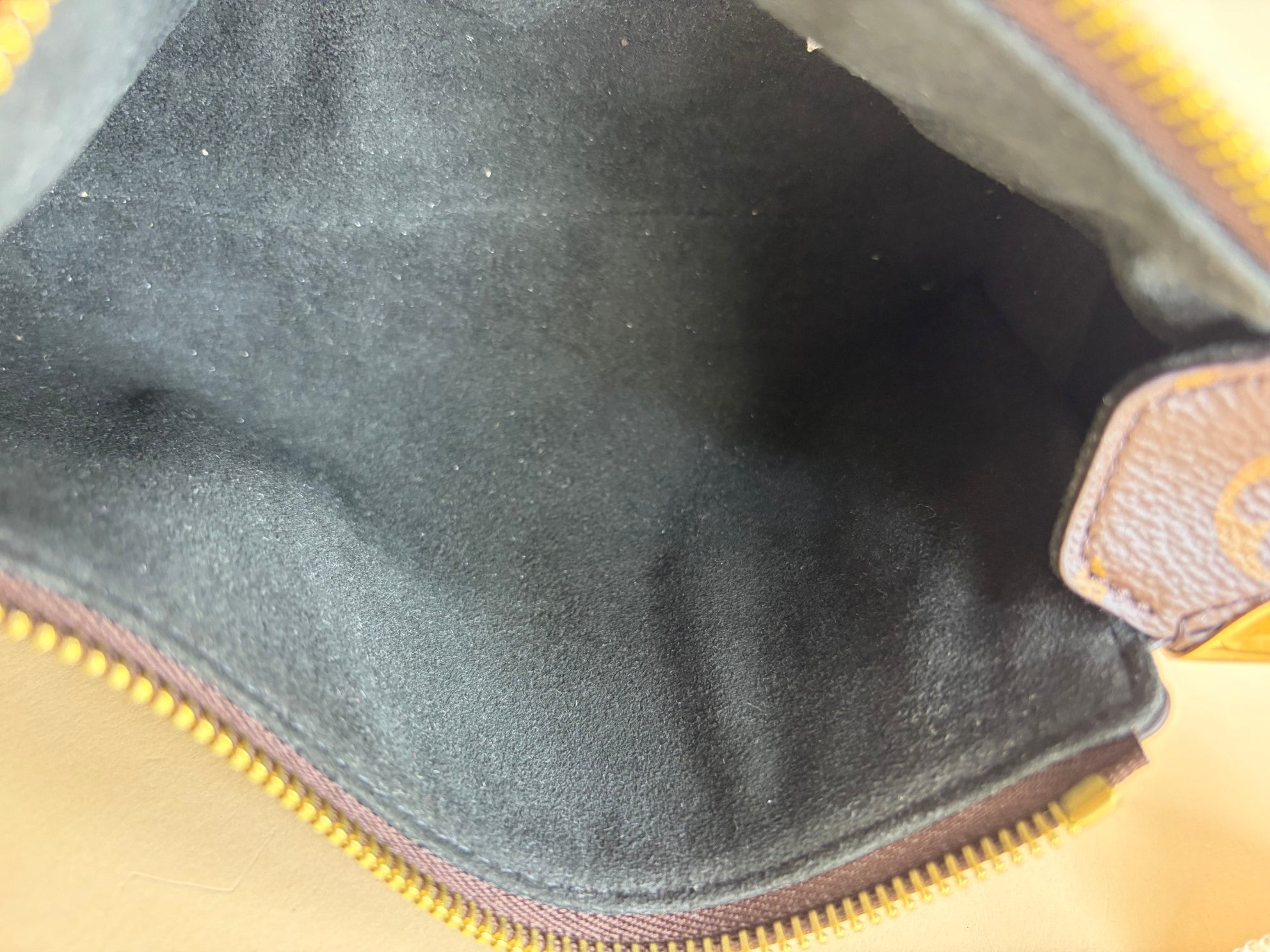 LOUIS VUITTON slim trunk reverie monogram with s lock and studs' chain handbag