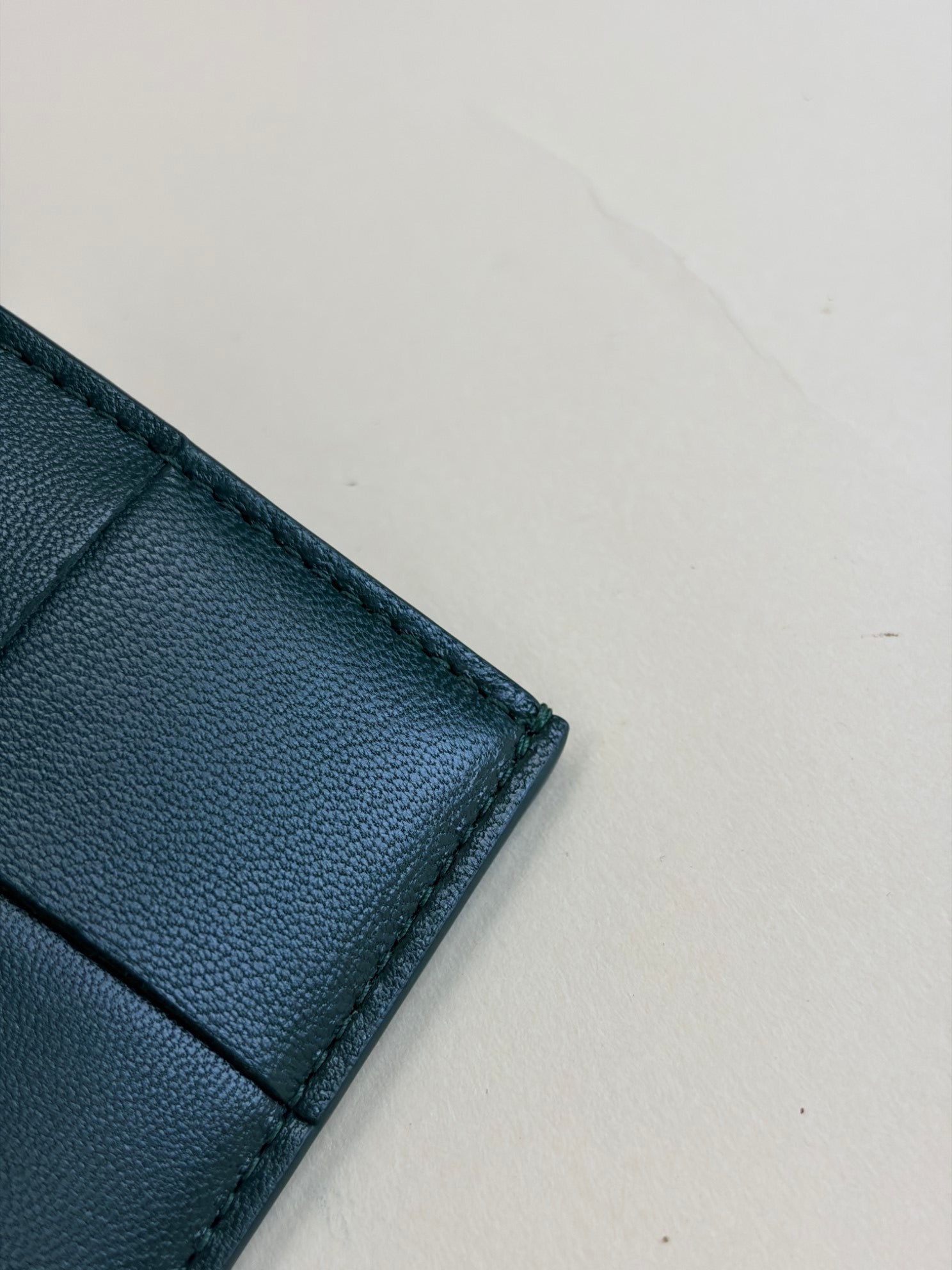bottega Veneta casetta credit case emerald, green napa