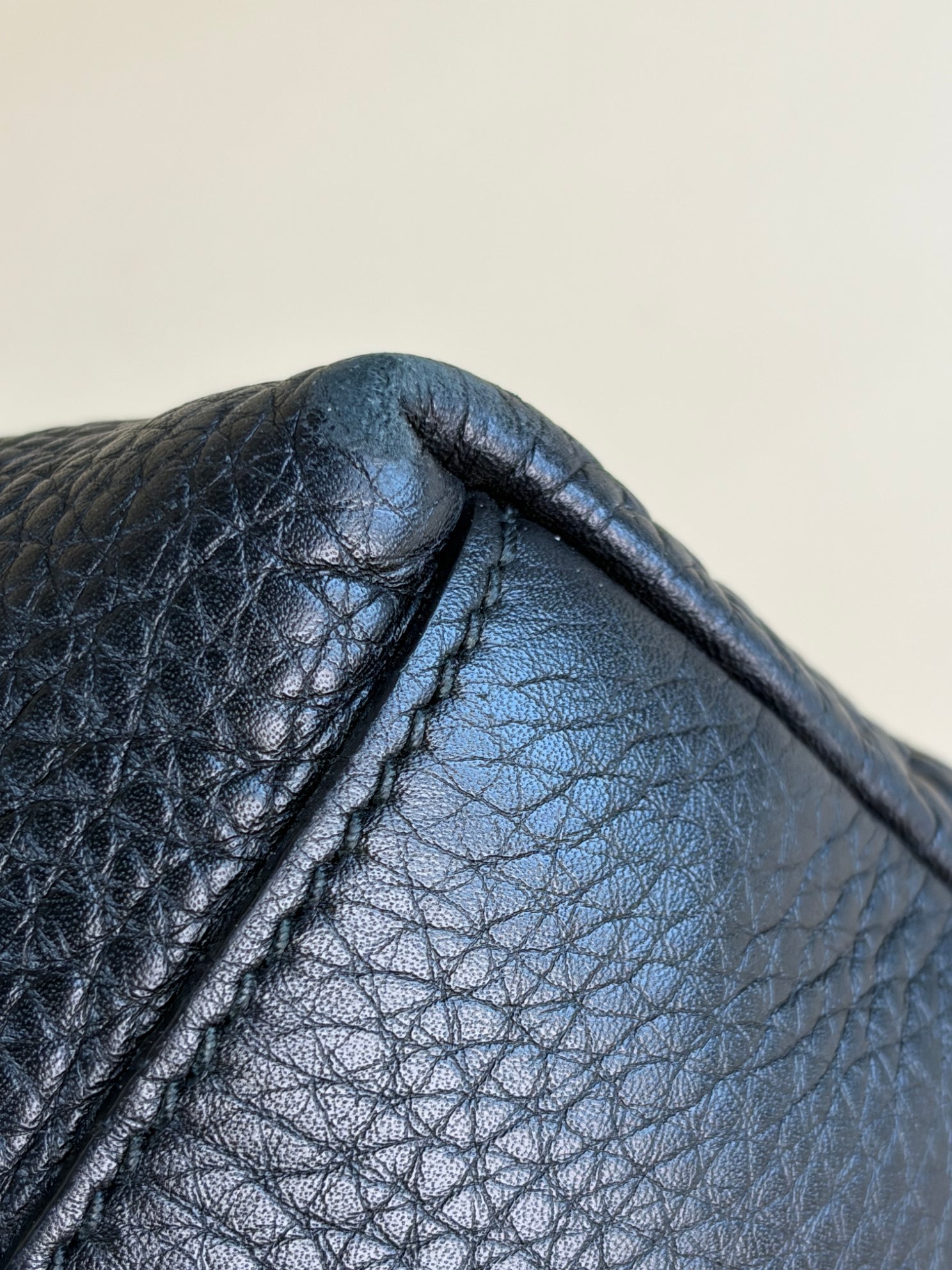 Gucci pebbled soho black shoulder bag-shoulder bag-Gucci-The Closet Egypt