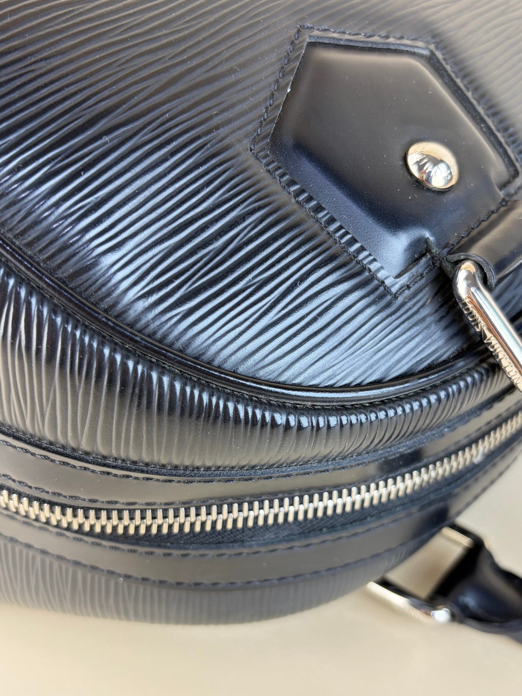 Louis Vuitton Black Epi leather Montaigne pm bag