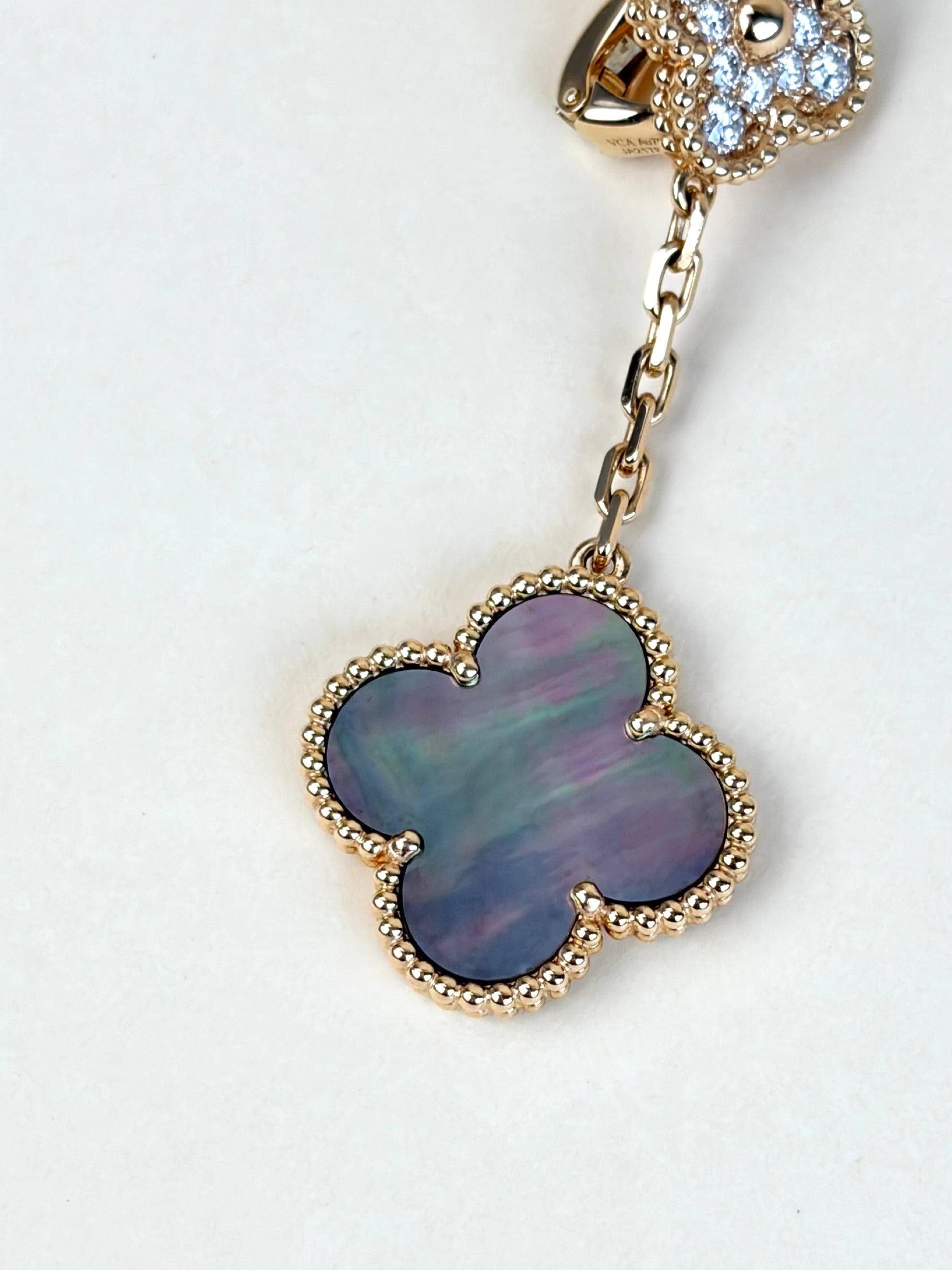 Van Cleef magic alhambra 2motifs 18 k rose gold and grey mother of pearl